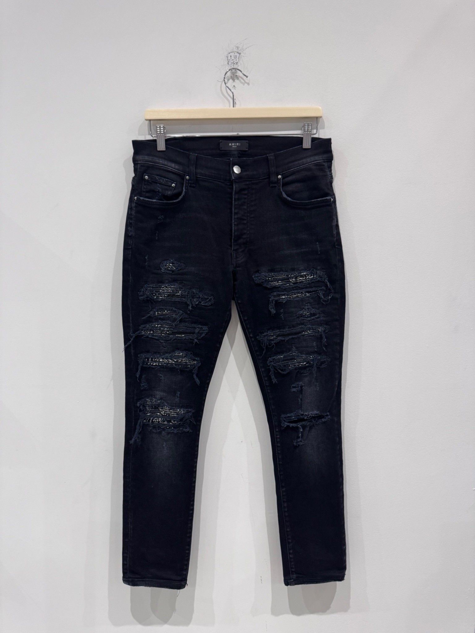 Amiri Amiri Distressed Bandana Jeans Black Size US 31 - 1 Thumbnail