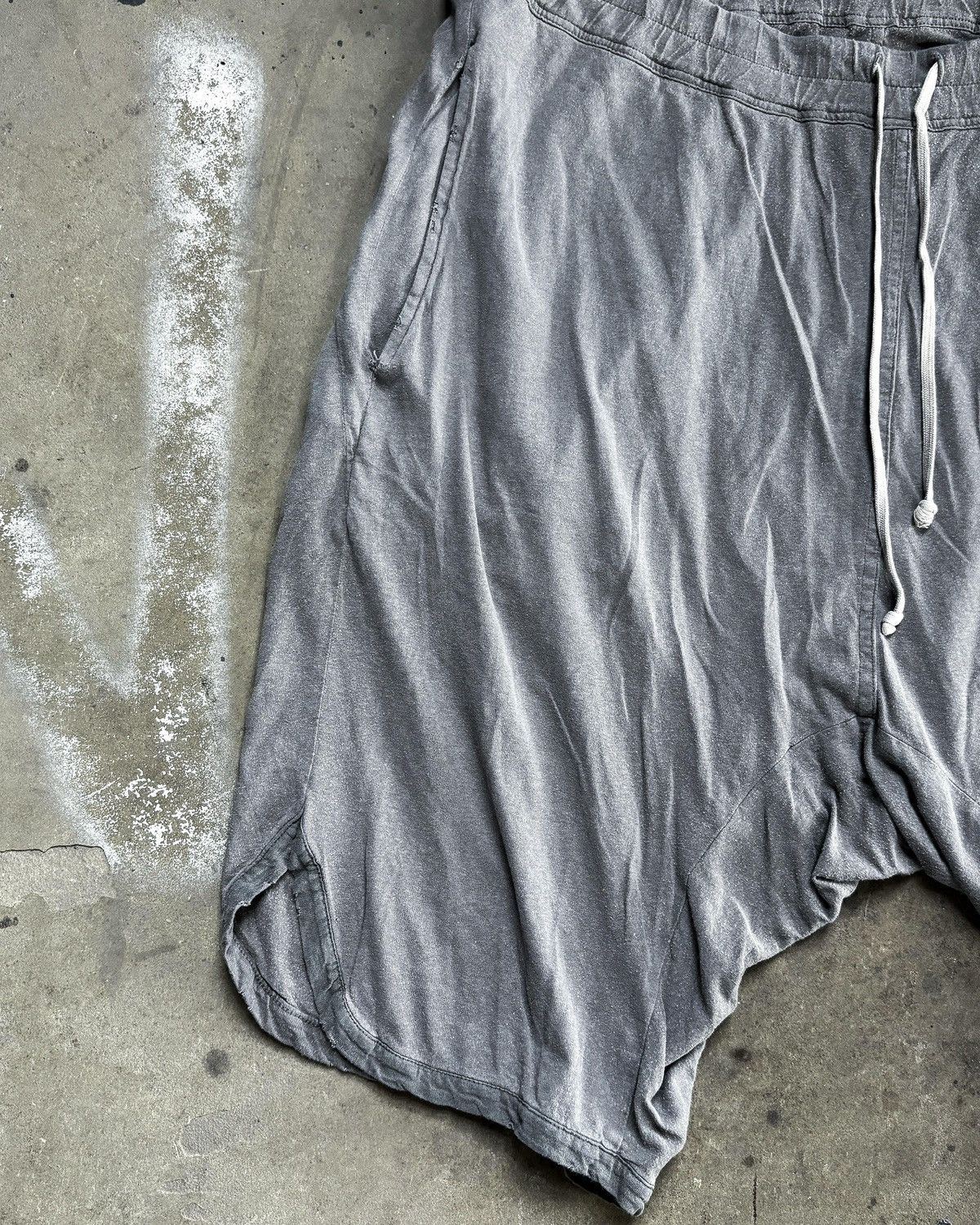 Rick Owens OLMAR & MIRTA DUST SHORTS Size US 36 / EU 52 - 2 Thumbnail