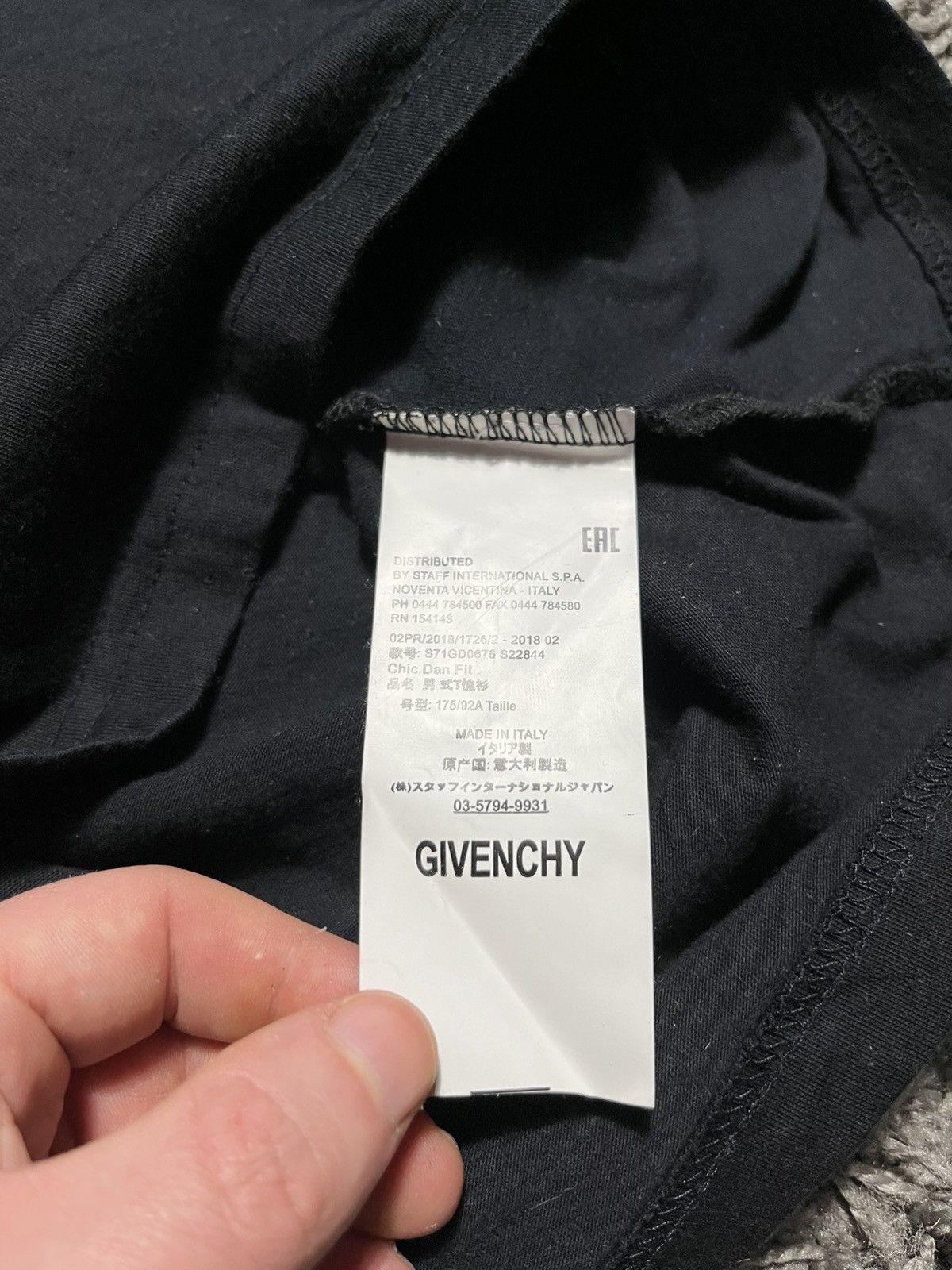 Givenchy GIVENCHY PARIS STRIPES HANDS LOGOS COTTON WOMENS T-SHIRT Size XXL / US 16-18 / IT 52-54 - 4 Thumbnail