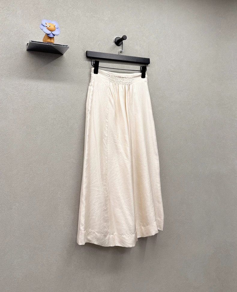 Prada Prada Light apricot skirt 2502-Nextarrow Size 35" - 1 Thumbnail