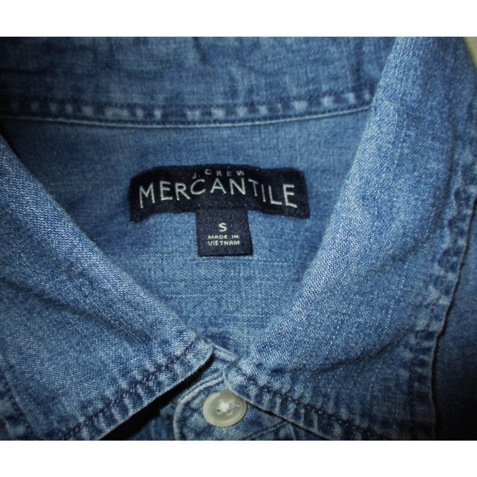 J.Crew J.CREW Mercantile Blue Long Sleeve Denim Shirt Women's S Casual Shirt Denim 100% Cotton Regular Fit Pockets Button Front Size S / US 4 / IT 40 - 6 Thumbnail