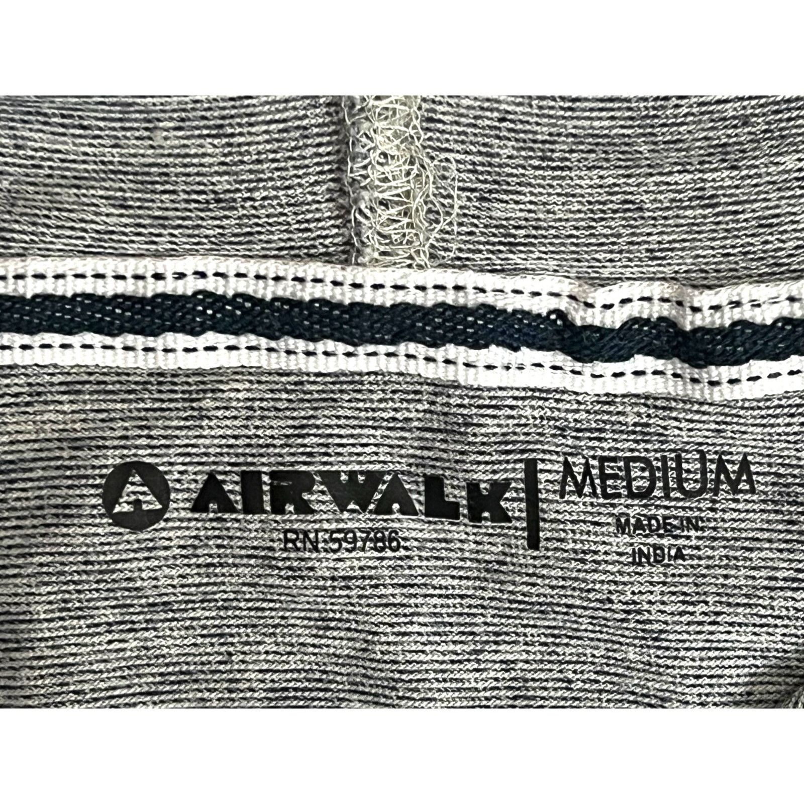 Airwalk Airwalk Men’s Medium Long Sleeve Hoodie Pullover Gray Navy Size US M / EU 48-50 / 2 - 3 Thumbnail