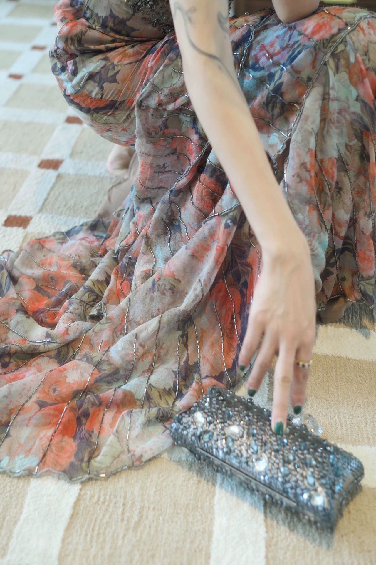 Other Vintage Silk Oil-Painting Beaded Cross-Back Layered Dress Size M / US 6-8 / IT 42-44 - 3 Thumbnail