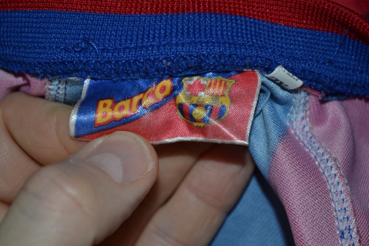 Vintage Vintage Official FC Barcelona Football Jersey #7 Saviola XL Size US XL / EU 56 / 4 - 7 Thumbnail