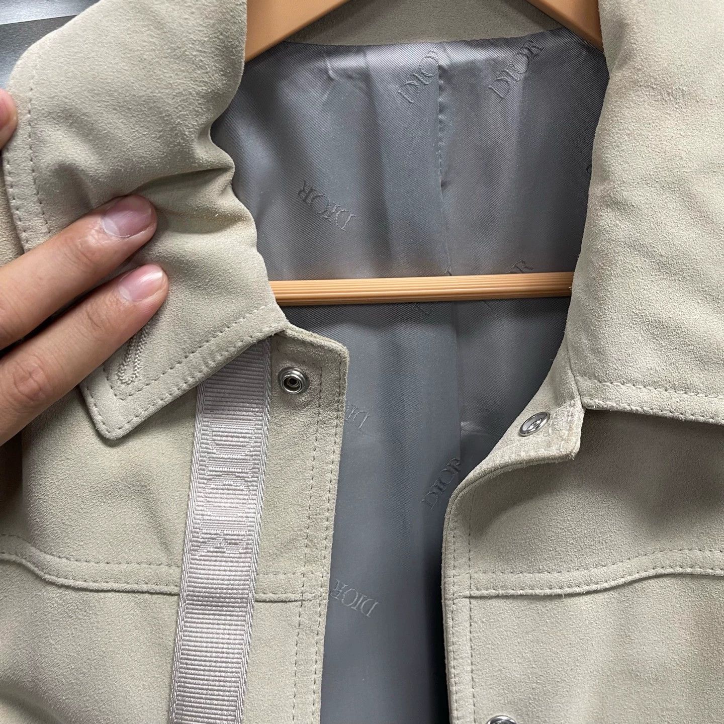 Dior DIOR Off-White Suede Jacket 44 NWT Size US S / EU 44-46 / 1 - 4 Thumbnail