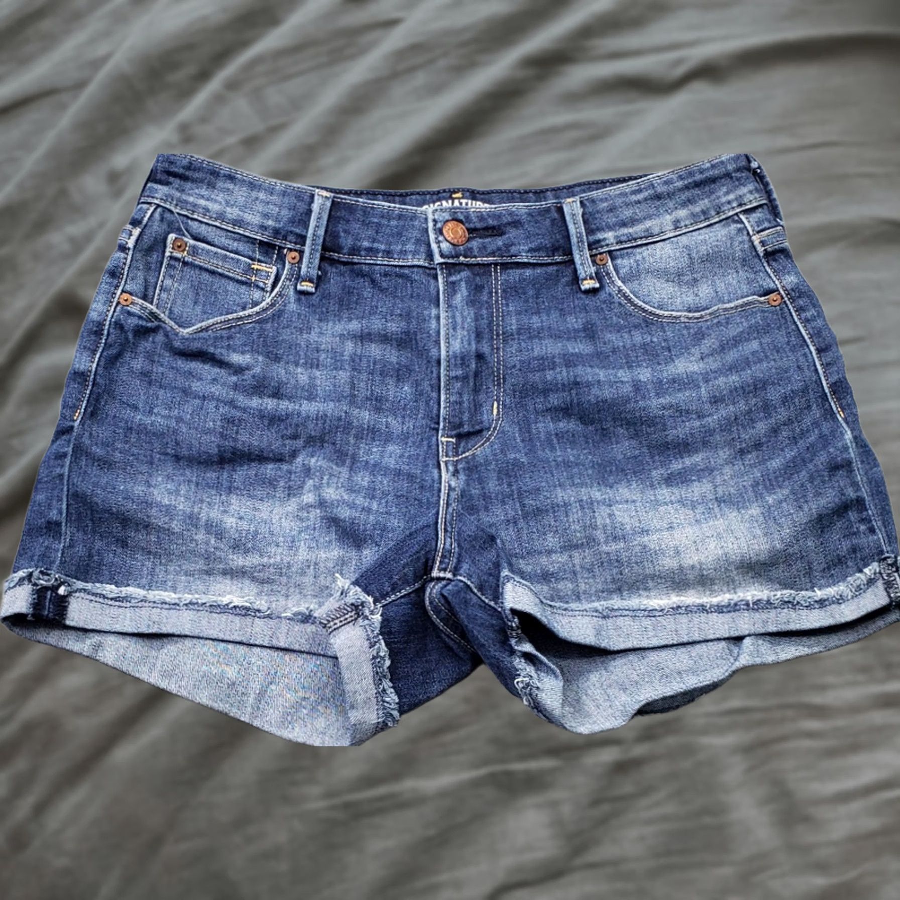 Levi's Levi's Womens Blue Denim Stretch Jean Shorts High Rise Cuffed Hem Whiskered 2 Size 26" / US 2 / IT 38 - 1 Thumbnail