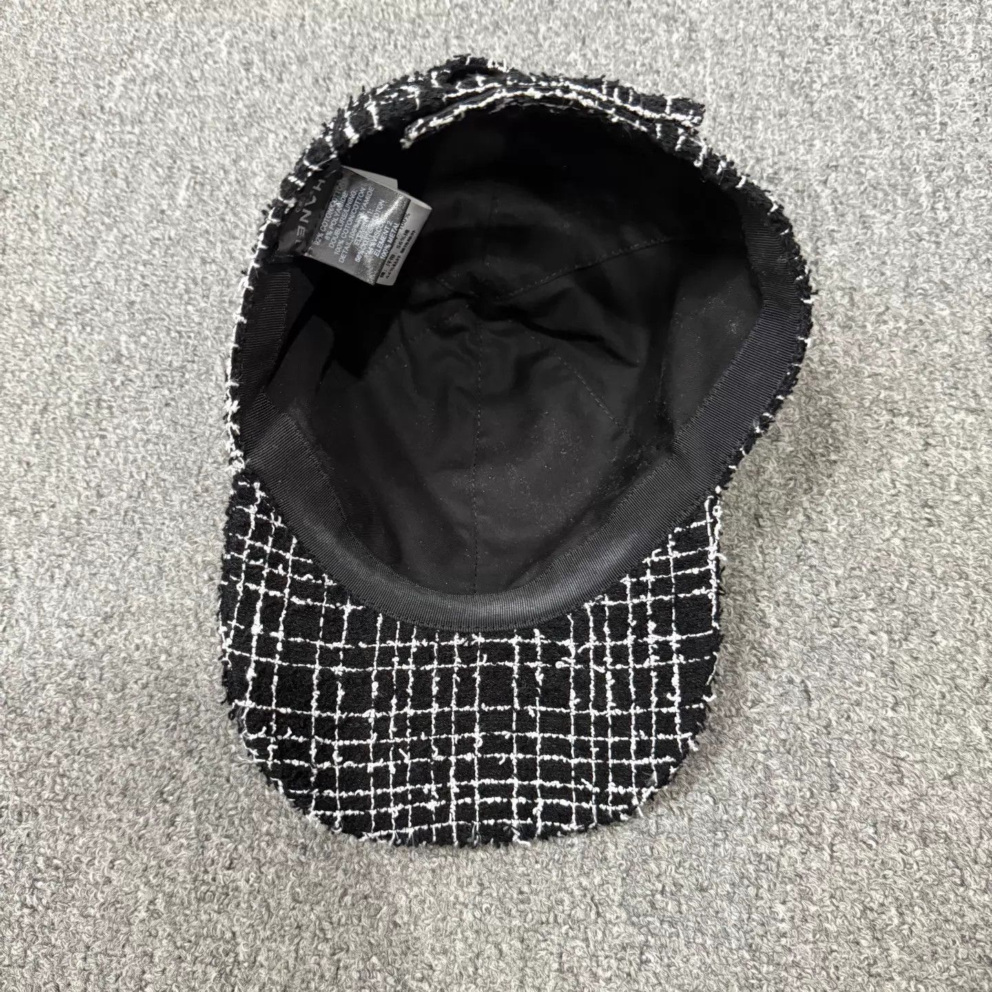 Chanel Chanel 23b black and white tweed baseball cap unused Size ONE SIZE - 4 Thumbnail