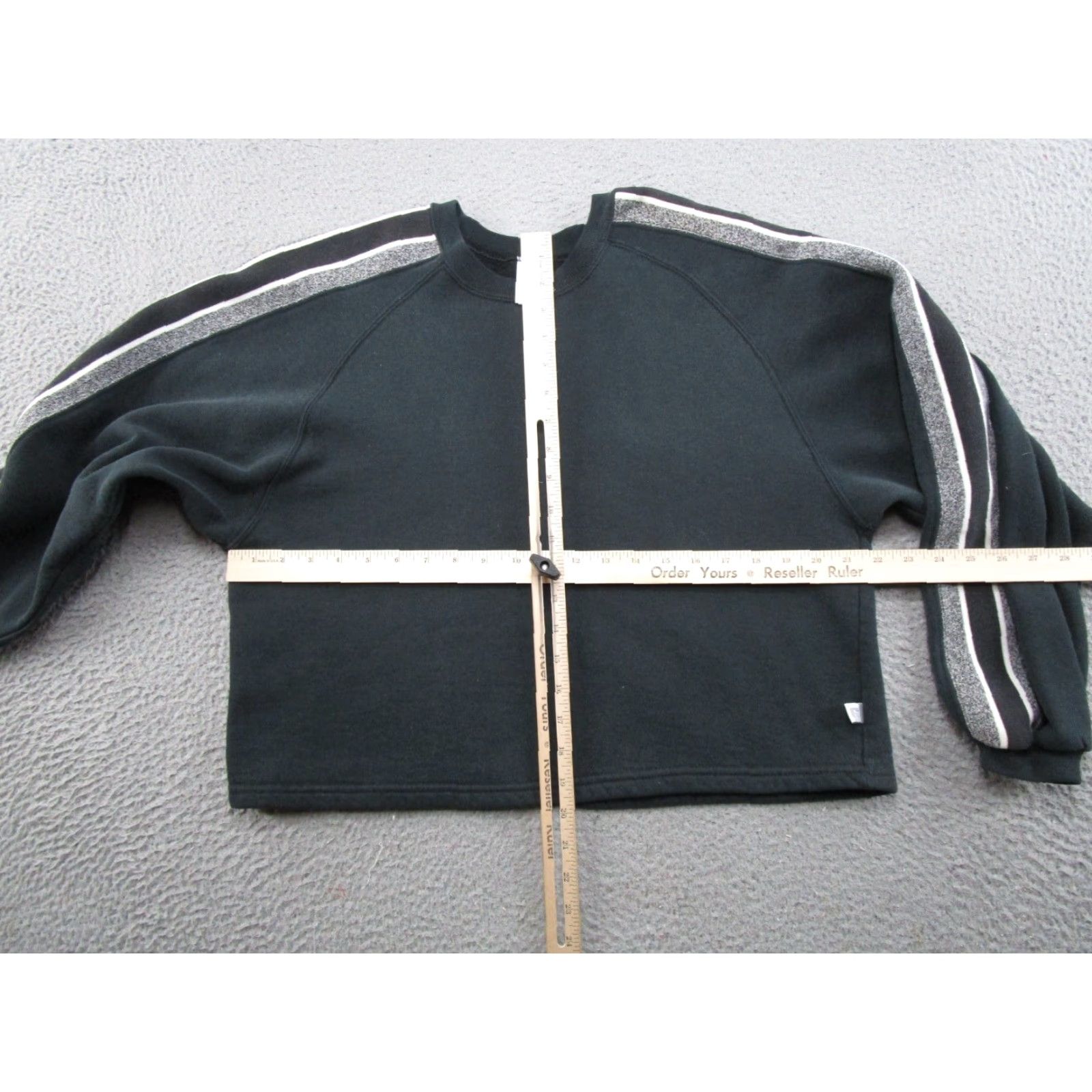 Russell Athletic VINTAGE Russell Athletic Sweatshirt Raglan Striped Sleeve 90s Size L Black Women Pullover Crew Neck Activewear Made USA Size L / US 10 / IT 46 - 6 Thumbnail