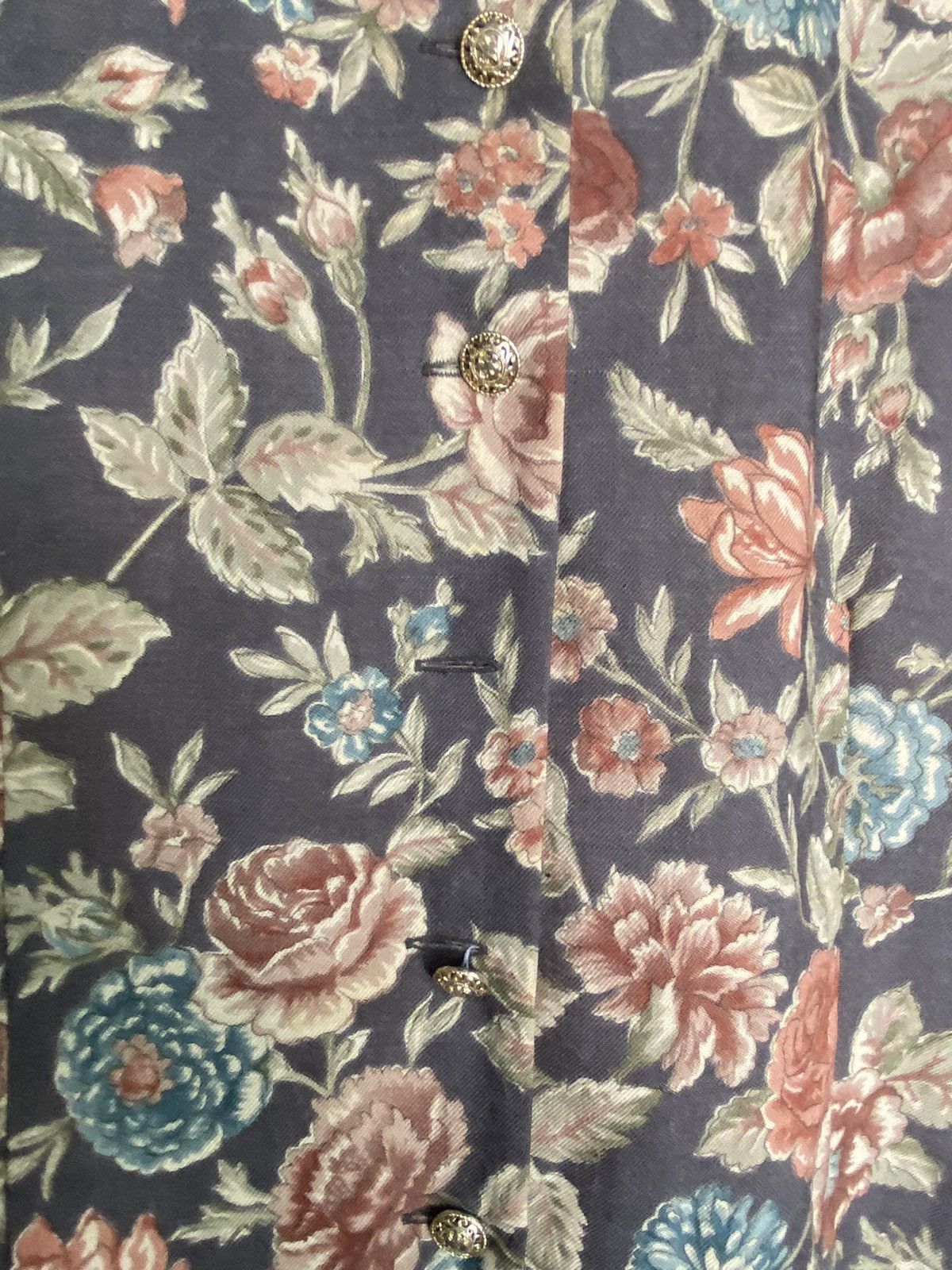 Burberry Burberrys Vintage Floral Button-Up Blouse in Charcoal Size XL / US 12-14 / IT 48-50 - 9 Thumbnail