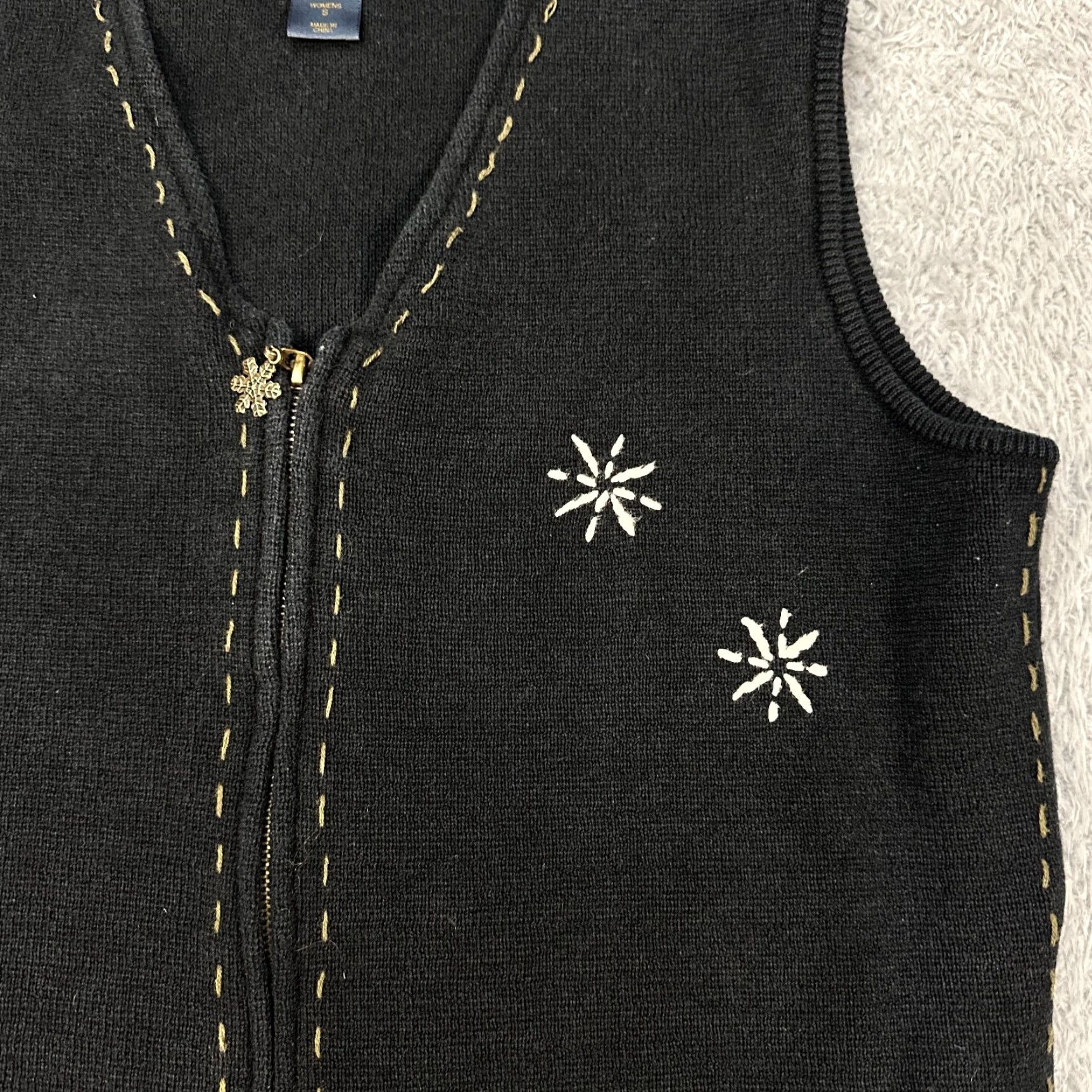 Vintage Woolrich Vest Womens S Black Embroidered Snowflake Snowman Zip Front Winter Pockets X-Mas 1990s (if applicable) Mens/Womens Size S / US 4 / IT 40 - 4 Thumbnail