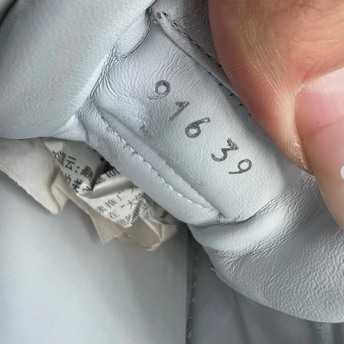 Miu Miu MIU MIU white distressed 39 original box like new Size US 8.5 / IT 38.5 - 5 Thumbnail