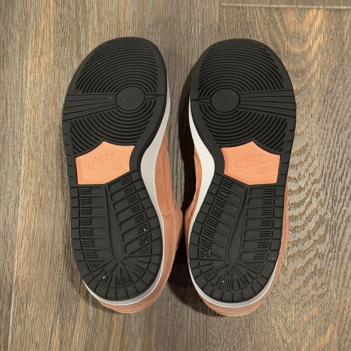 Nike Nike SB Dunk Low Pink Pig Size US 10 / EU 43 - 6 Thumbnail