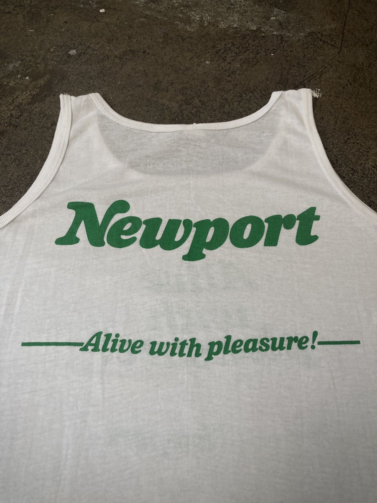 Vintage Vintage 90s Newport Cigarettes Tank Top Size US L / EU 52-54 / 3 - 9 Thumbnail
