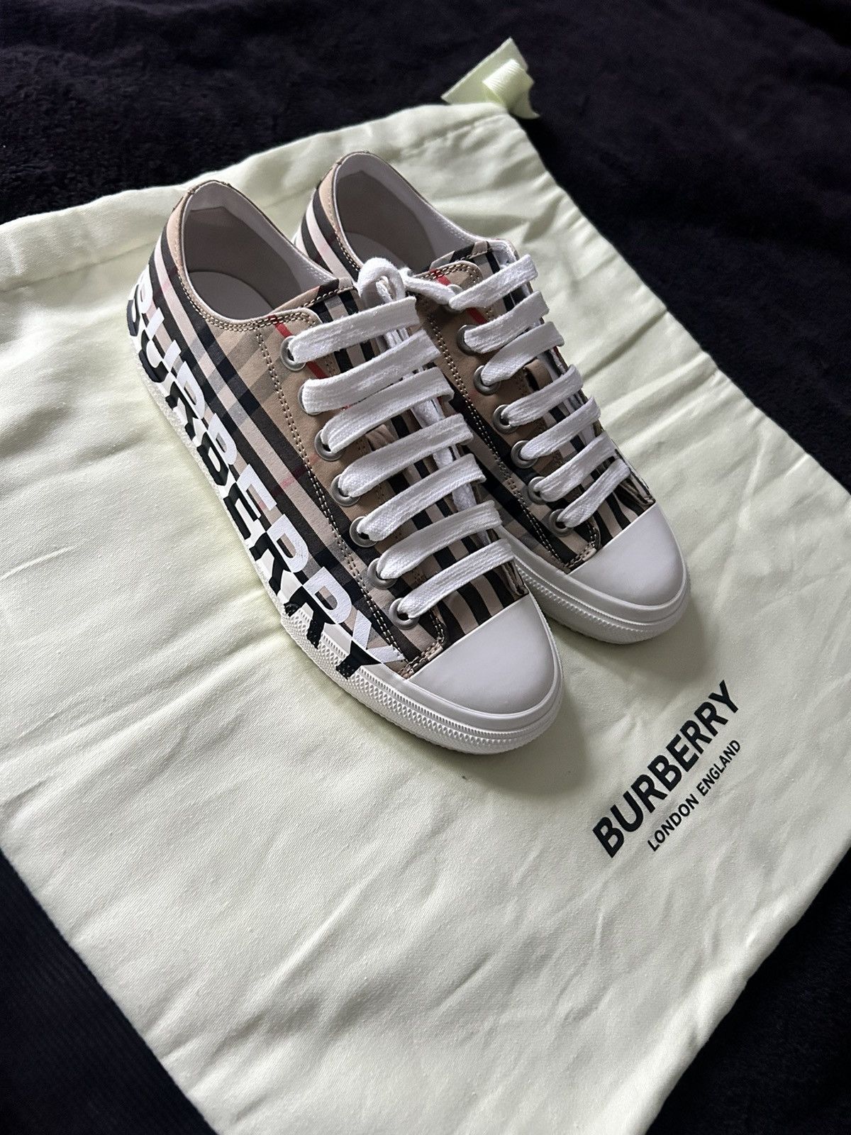 Burberry Burberry Logo Check Pattern Canvas Sneakers. Women’s Size US 7.5 / IT 37.5 - 7 Thumbnail