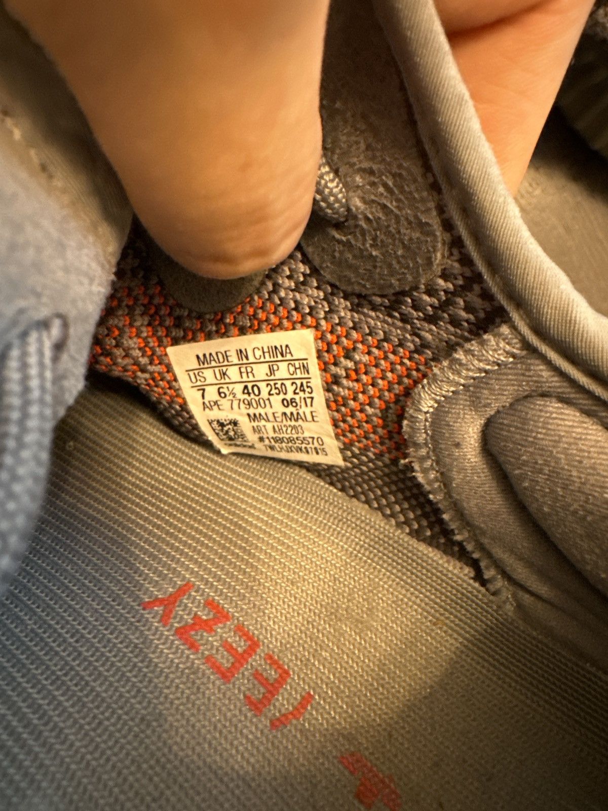 Adidas Adidas Yeezy 350 V2 Size US 7 / EU 40 - 7 Thumbnail