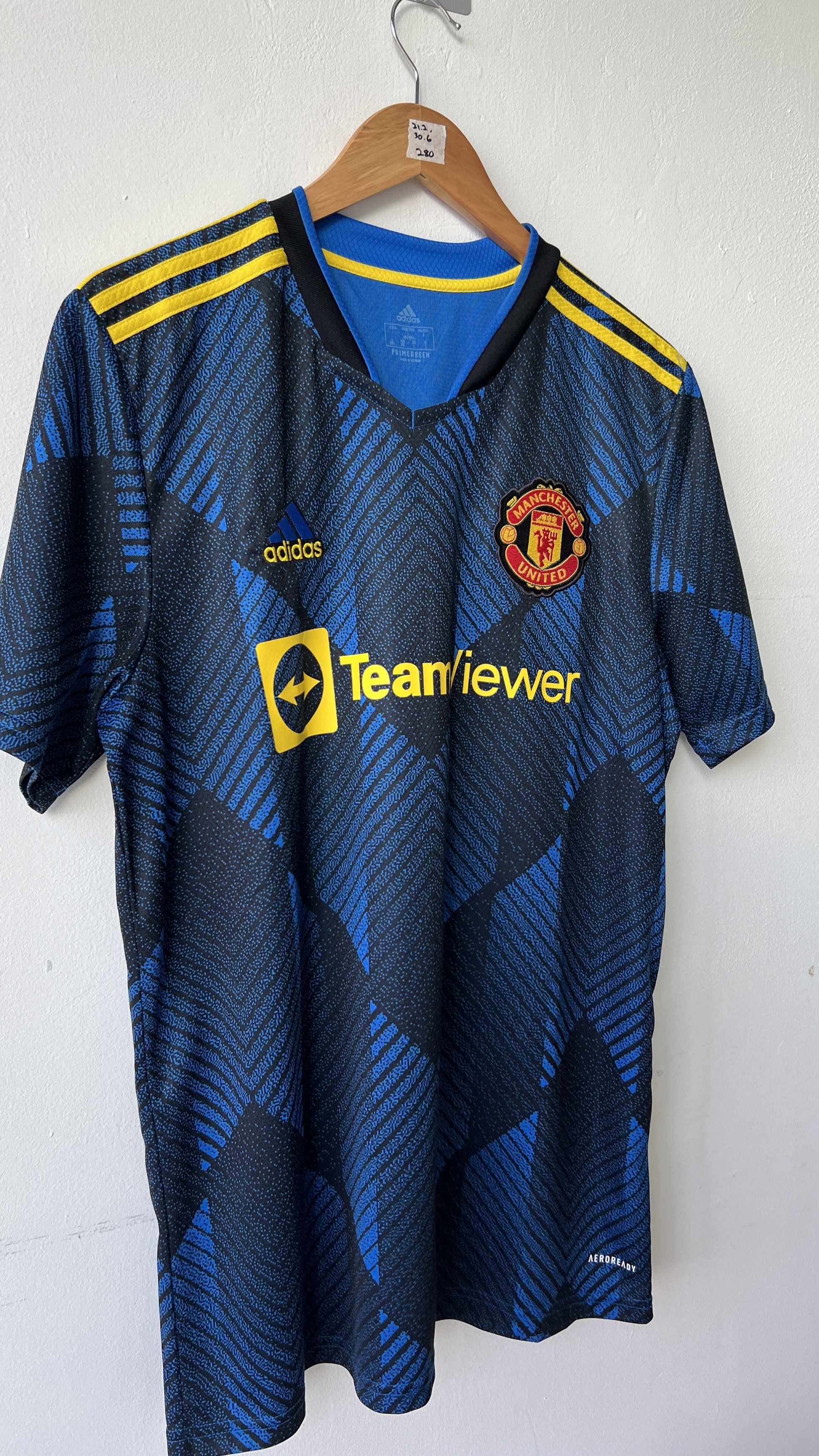 Adidas (L) Manchester United 2021-22 Third Shirt Maguire #5 Kit Size US L / EU 52-54 / 3 - 6 Thumbnail