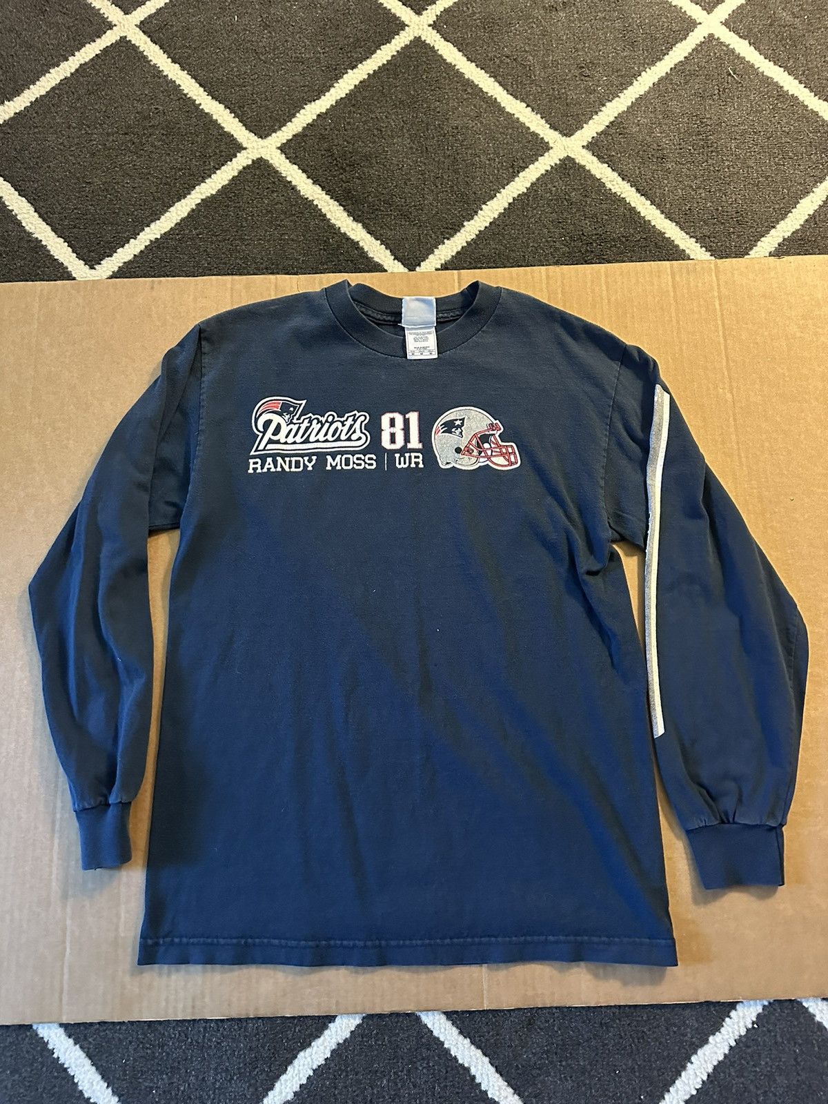 NFL Randy Moss patriots long sleeve shirt Size US M / EU 48-50 / 2 - 1 Thumbnail