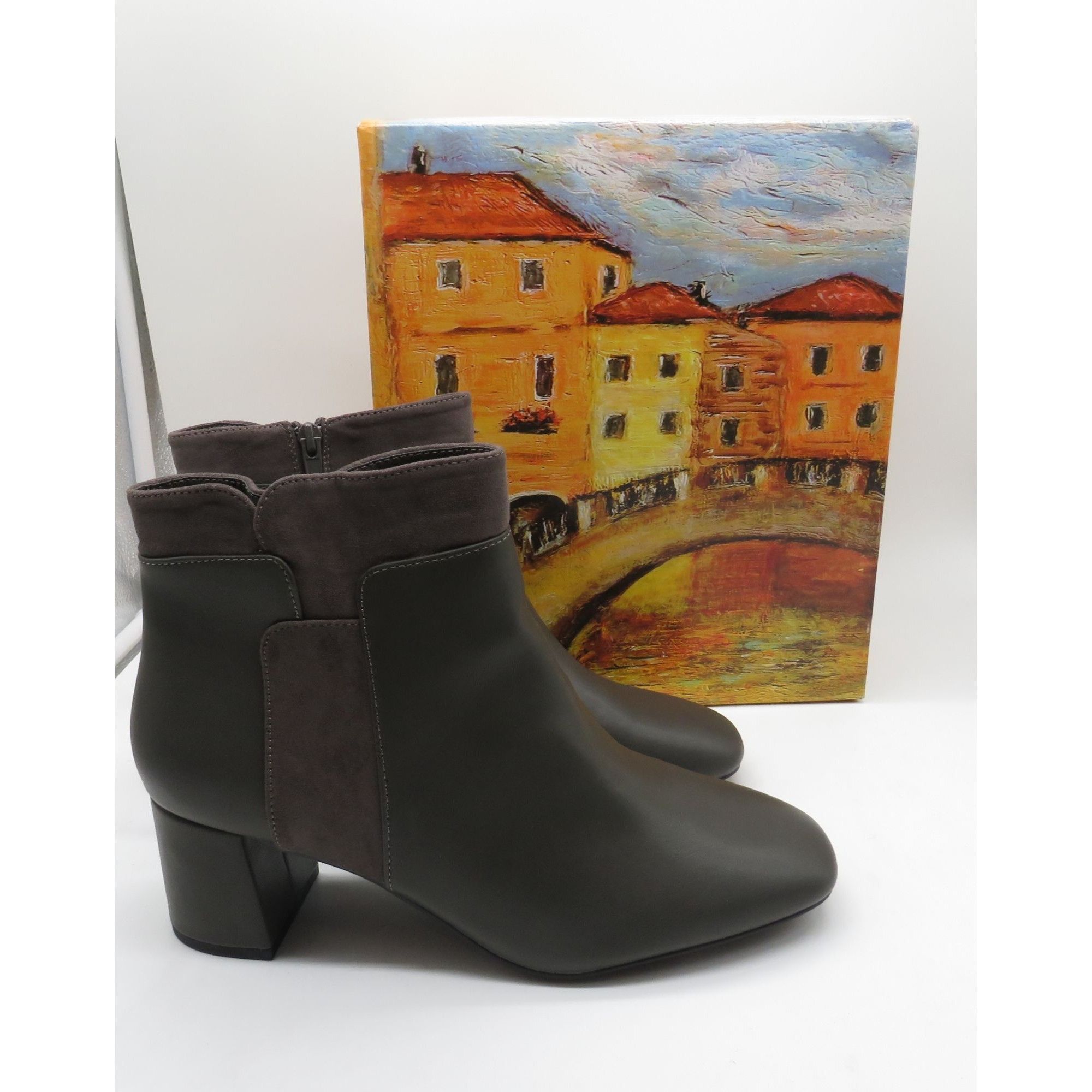 Other Bella Vita Medley Women's Grey Ankle Boots With Super Suede Size US 11 / IT 41 - 1 Thumbnail