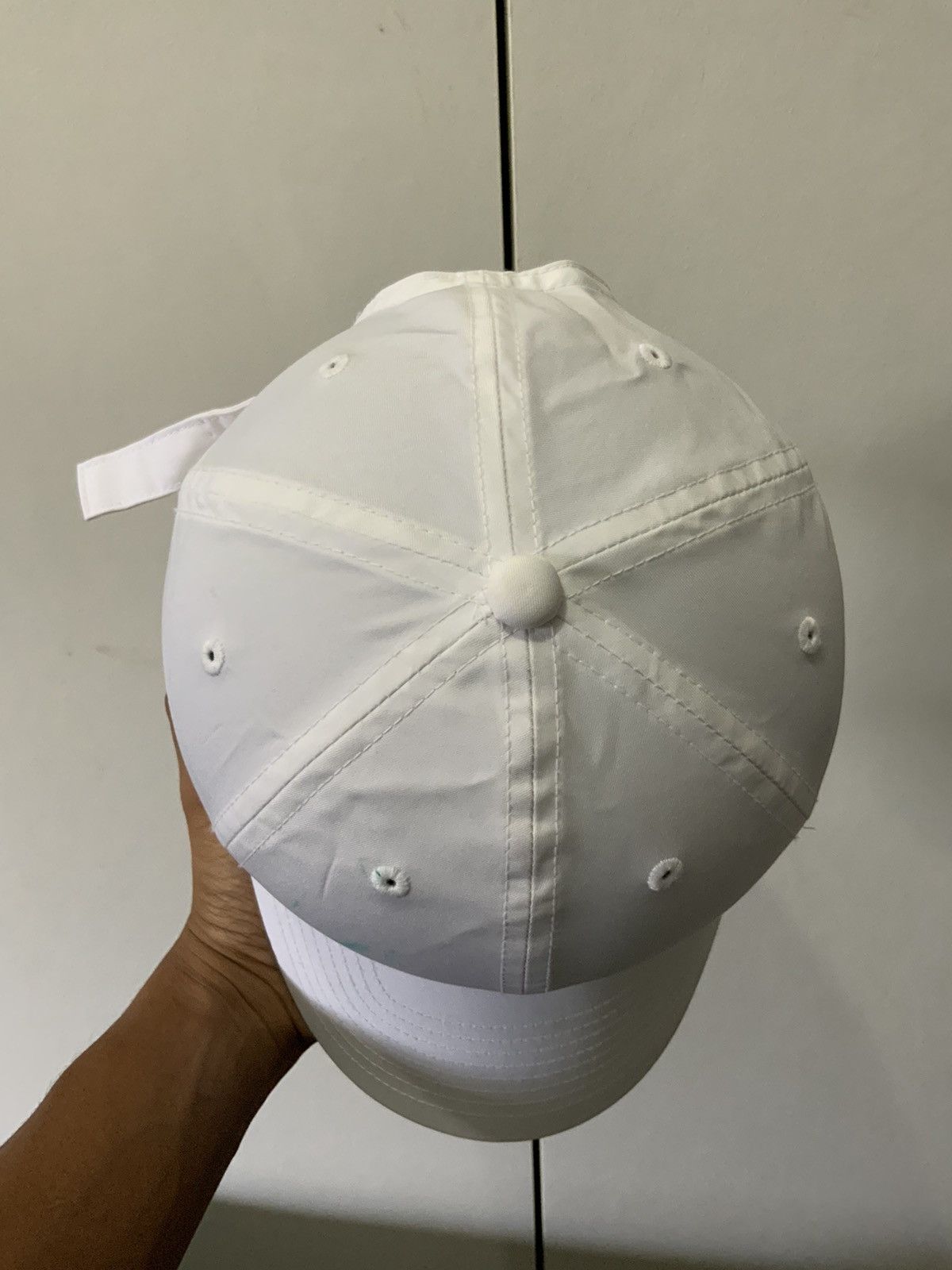 Nike Nike Small Swoosh Logo White Hat Size ONE SIZE - 7 Thumbnail