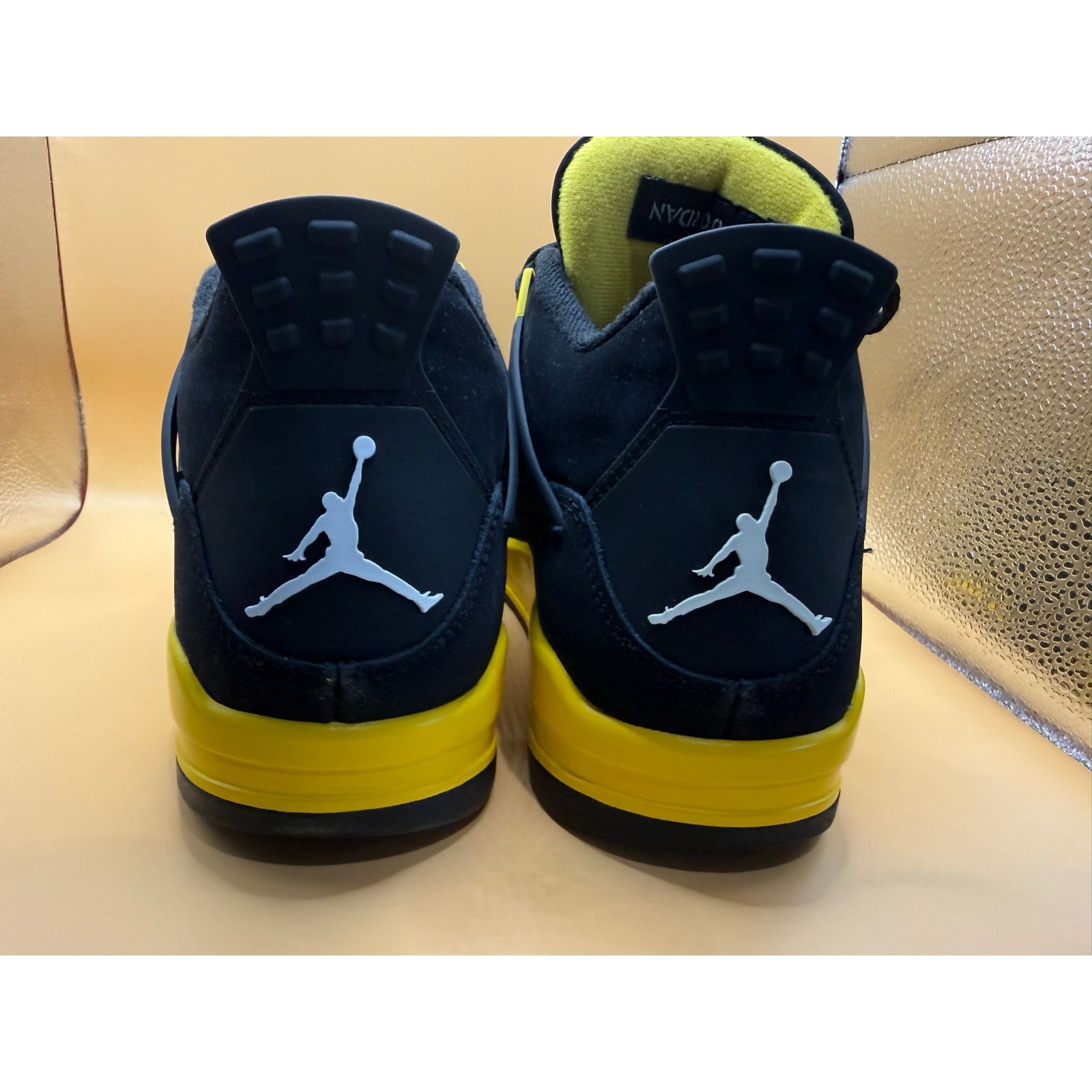 Jordan Brand Jordan 4 Thunder Size 9.5 Size US 9.5 / EU 42-43 - 4 Thumbnail