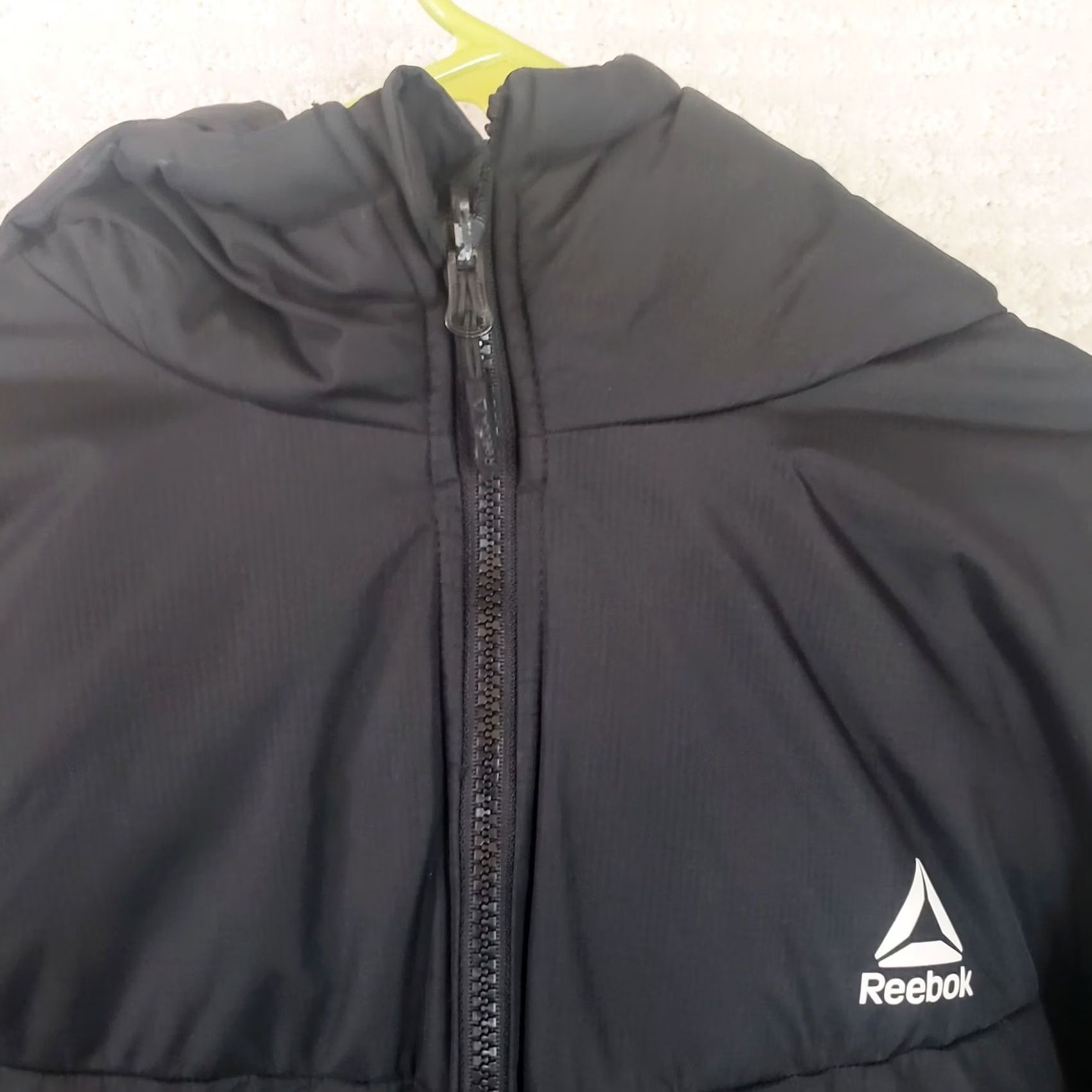 Reebok VINTAGE Reebok Puffer Jacket Logo Hooded Full Zip Sz L Black Men Adult Large Coat Size US L / EU 52-54 / 3 - 4 Thumbnail