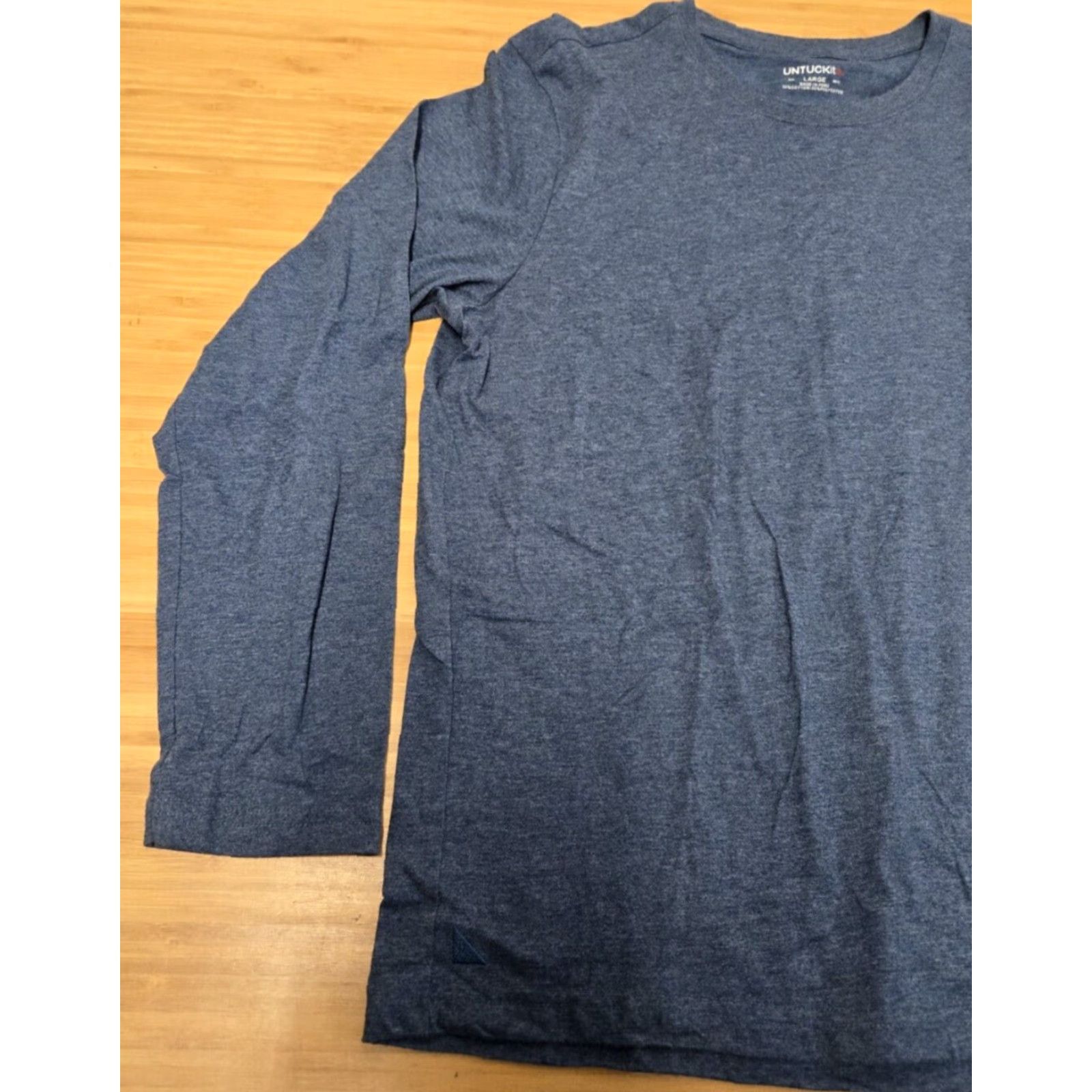 UNTUCKit UNTUCKit T Shirt Blue Long Sleeve Crewneck Cotton Men's L Regular Adult Mens Outdoor 90s? Size US L / EU 52-54 / 3 - 3 Thumbnail