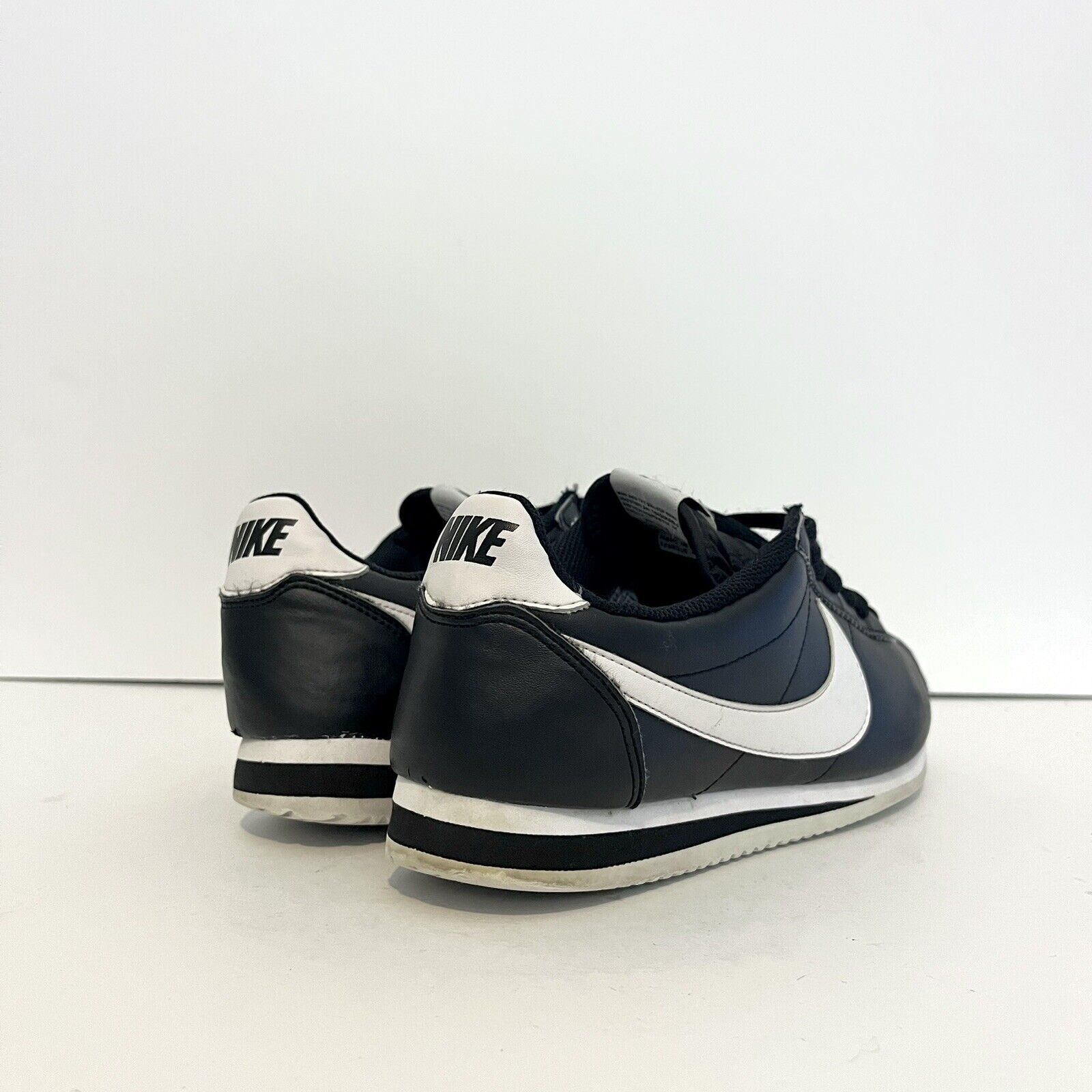 Nike 2016 Wmns Nike Cortez Leather Classic Black White 807471 010 Size US 9 / EU 42 - 4 Thumbnail
