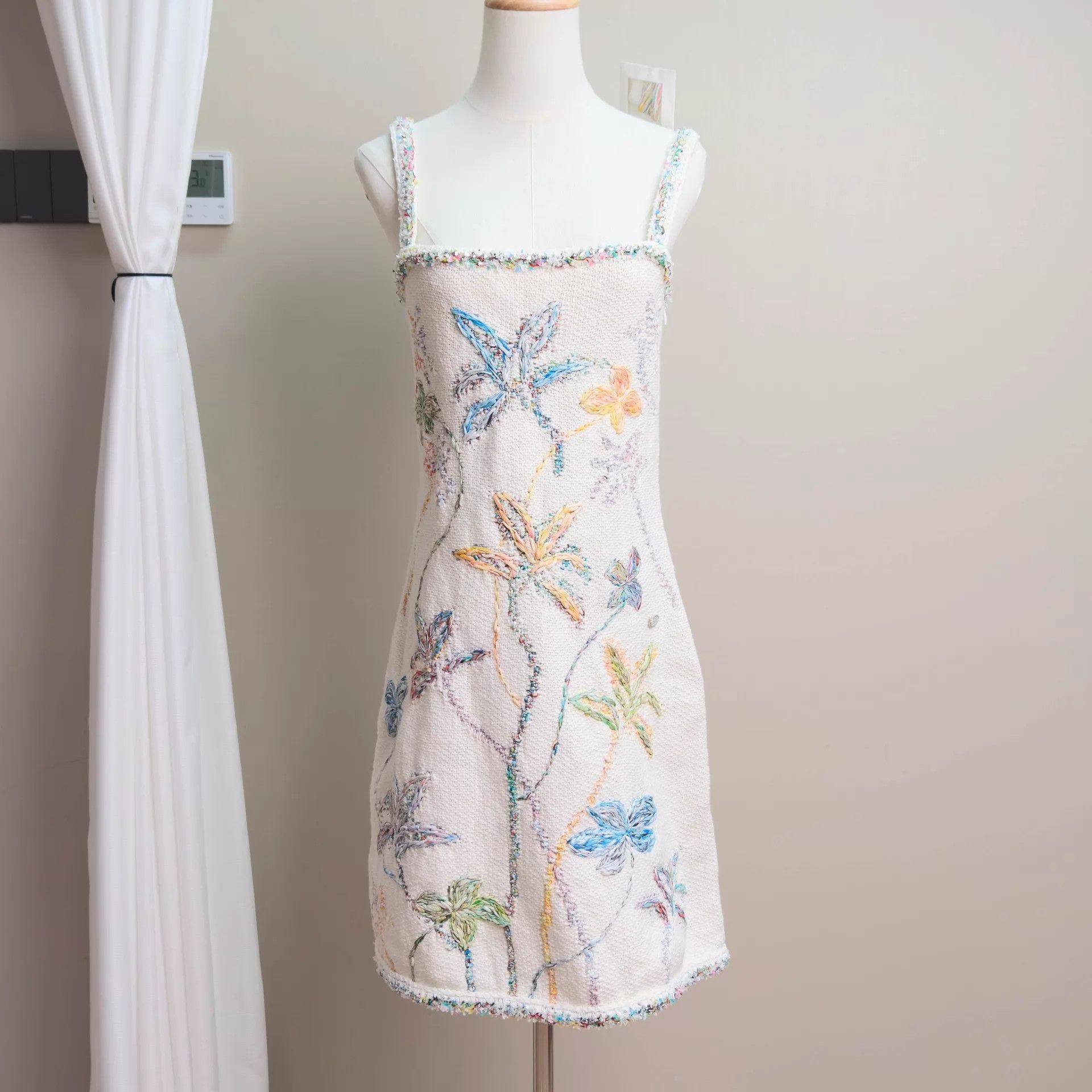 Chanel CHANEL Heavy Embroidered Floral Dress Size 36 Size XS / US 0-2 / IT 36-38 - 1 Thumbnail