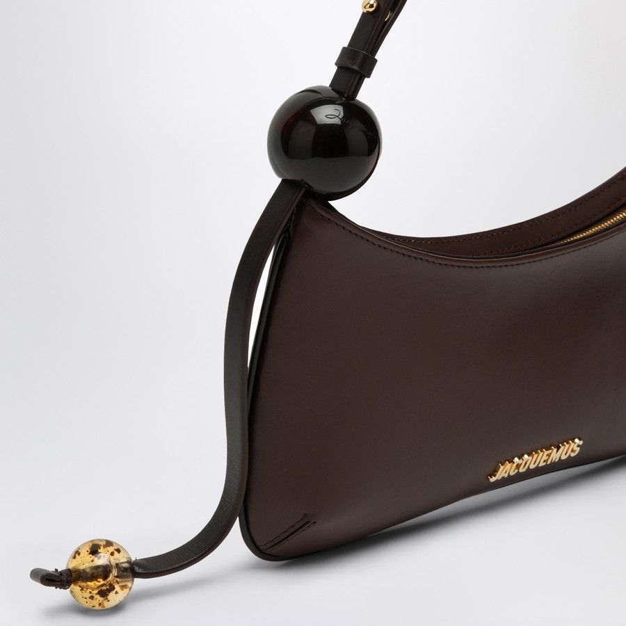 Jacquemus o1d2blof0824 Size: OS / Le Bisou Leather Bag in Dark Brown Size ONE SIZE - 5 Thumbnail