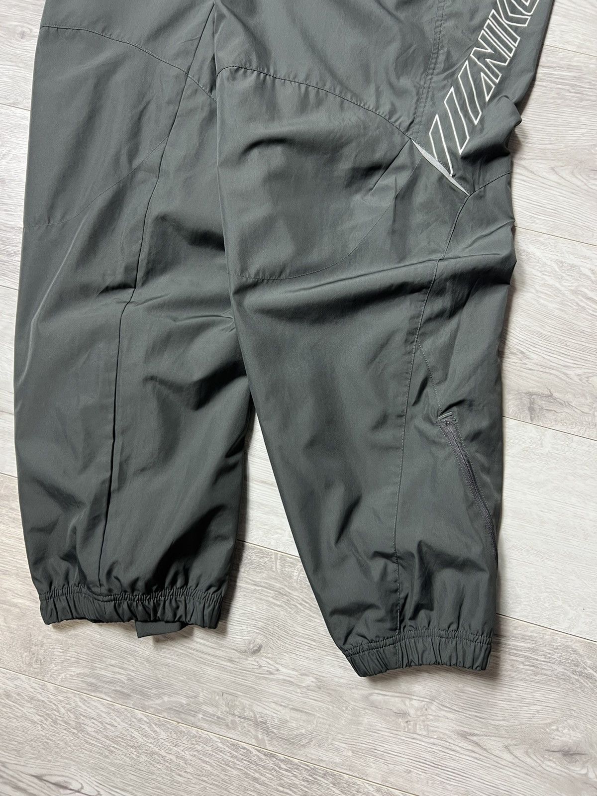 Nike Vintage Nike Air Big Logo Nylon Track Pants (Sweatpants) Size US 40 / EU 56 - 4 Thumbnail