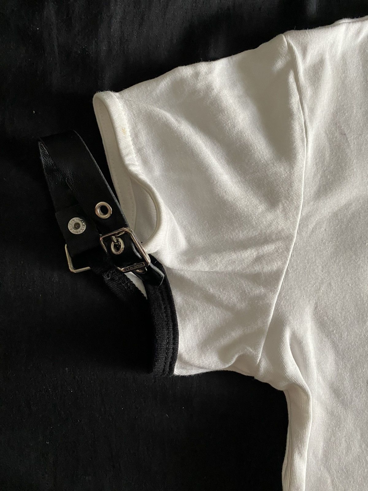 Courreges Courreges buckle tee Size S / US 4 / IT 40 - 4 Thumbnail