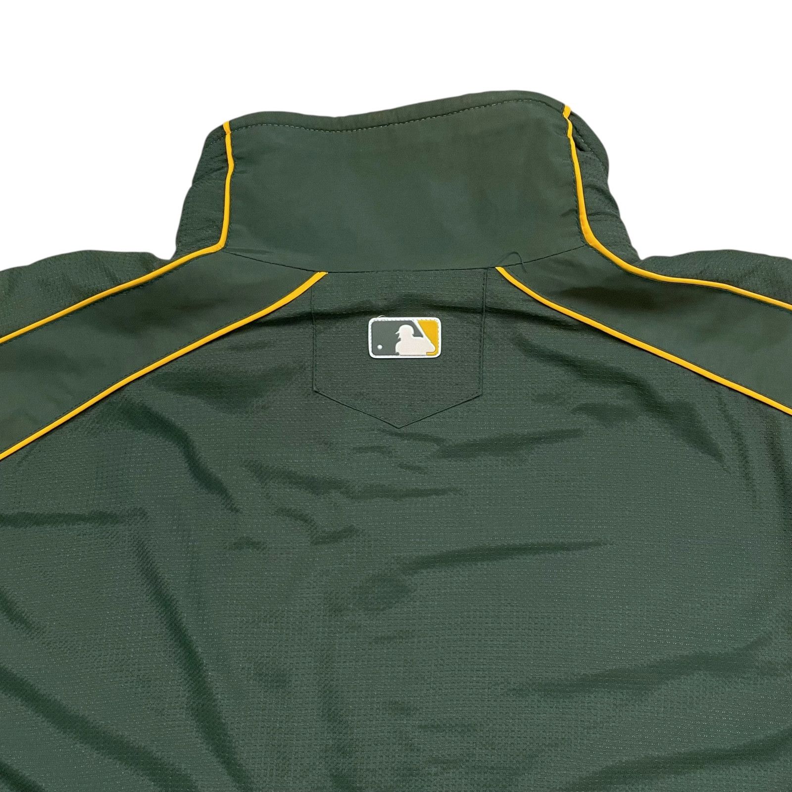 MLB 00s OAKLAND ATHLETICS A's MAJESTIC AUTHENTIC DUGOUT JACKET Size US L / EU 52-54 / 3 - 3 Thumbnail