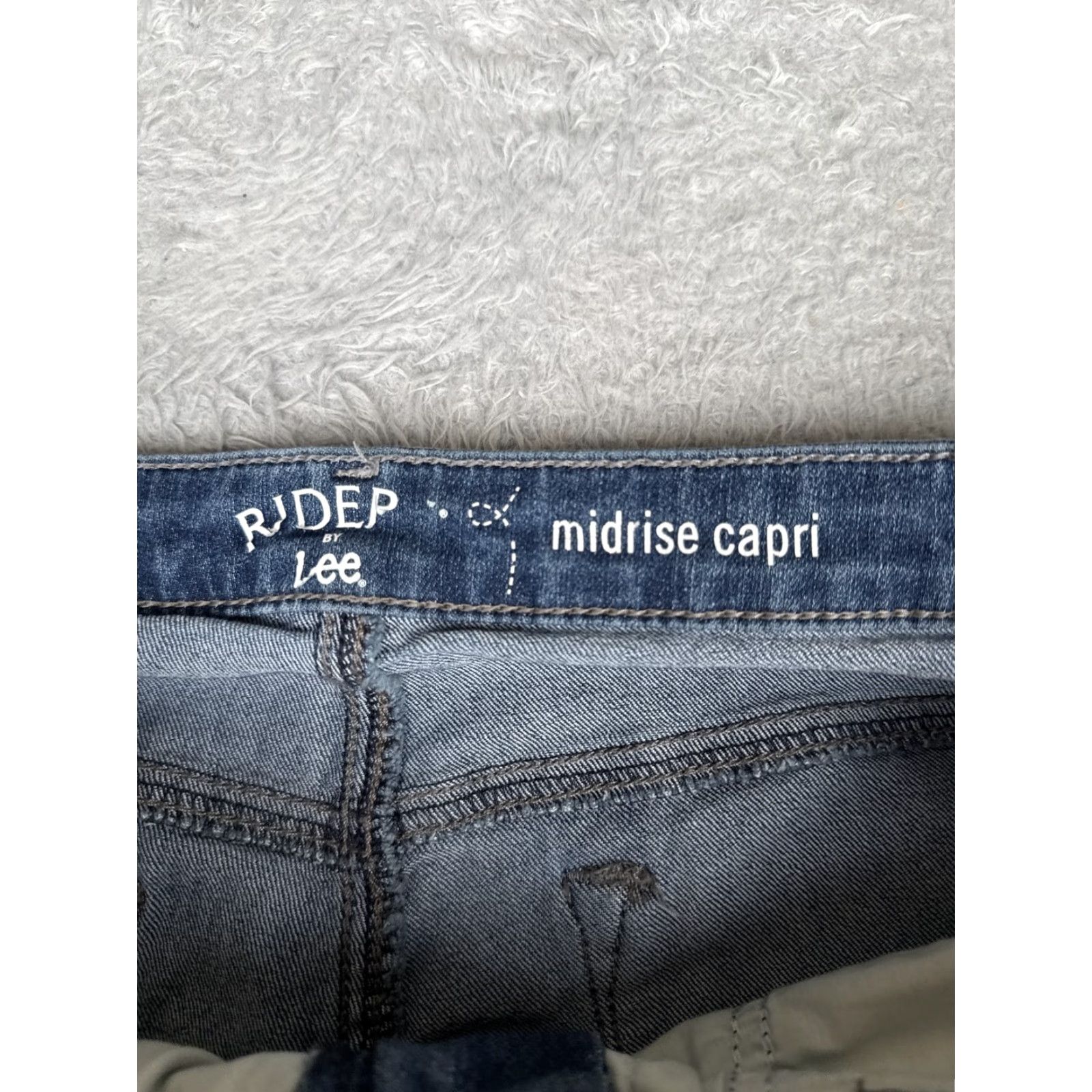 Lee Lee Capri Jeans Womens 12 Regular Blue Med Wash Mid Rise Stretch Denim 32x20 Size 34" / US 12 / IT 48 - 6 Thumbnail