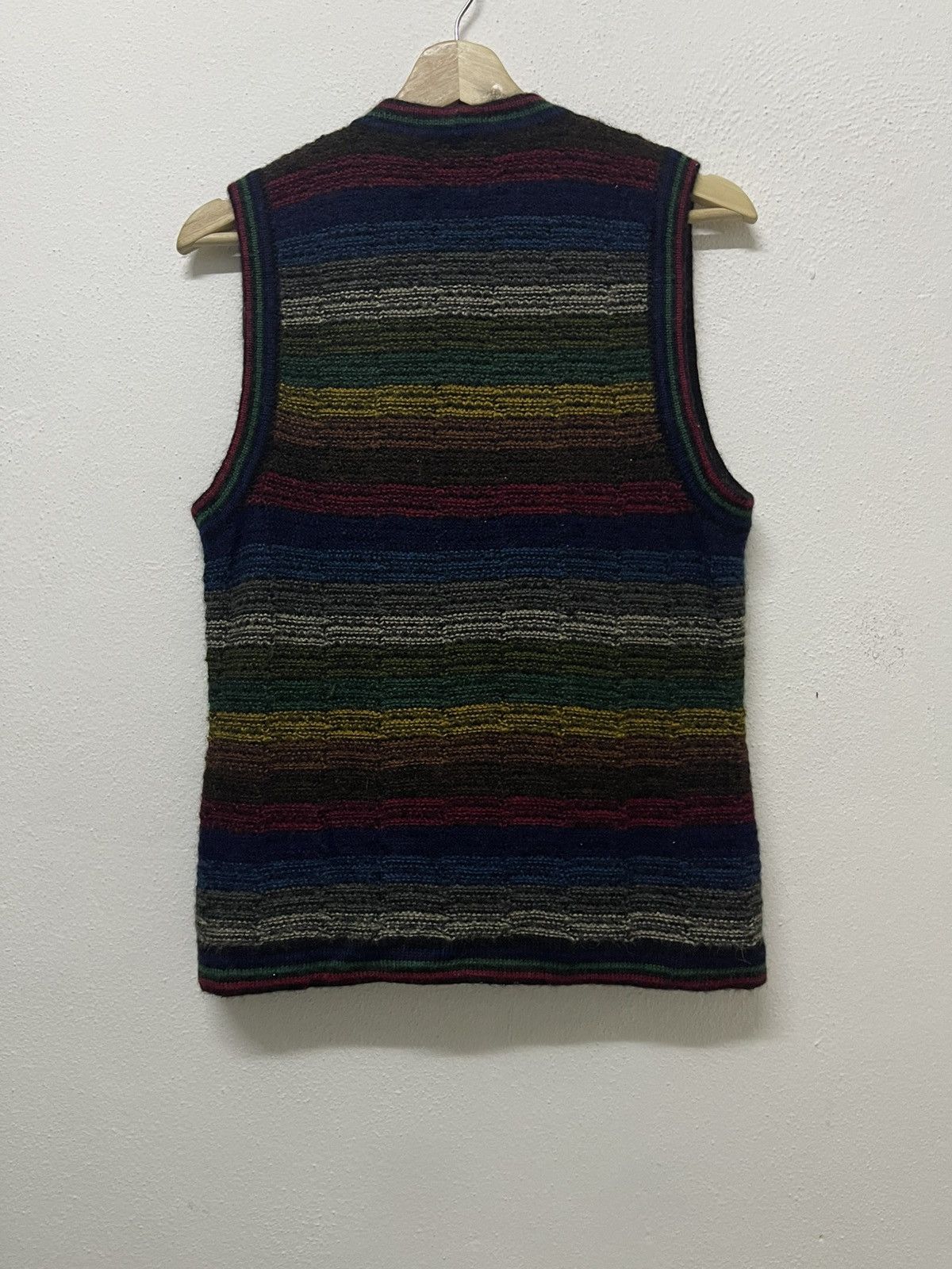 Vintage 1990s ROYAL ALPACA MULTICOLOUR KNIT BUTTON VEST RARE Size US S / EU 44-46 / 1 - 2 Thumbnail