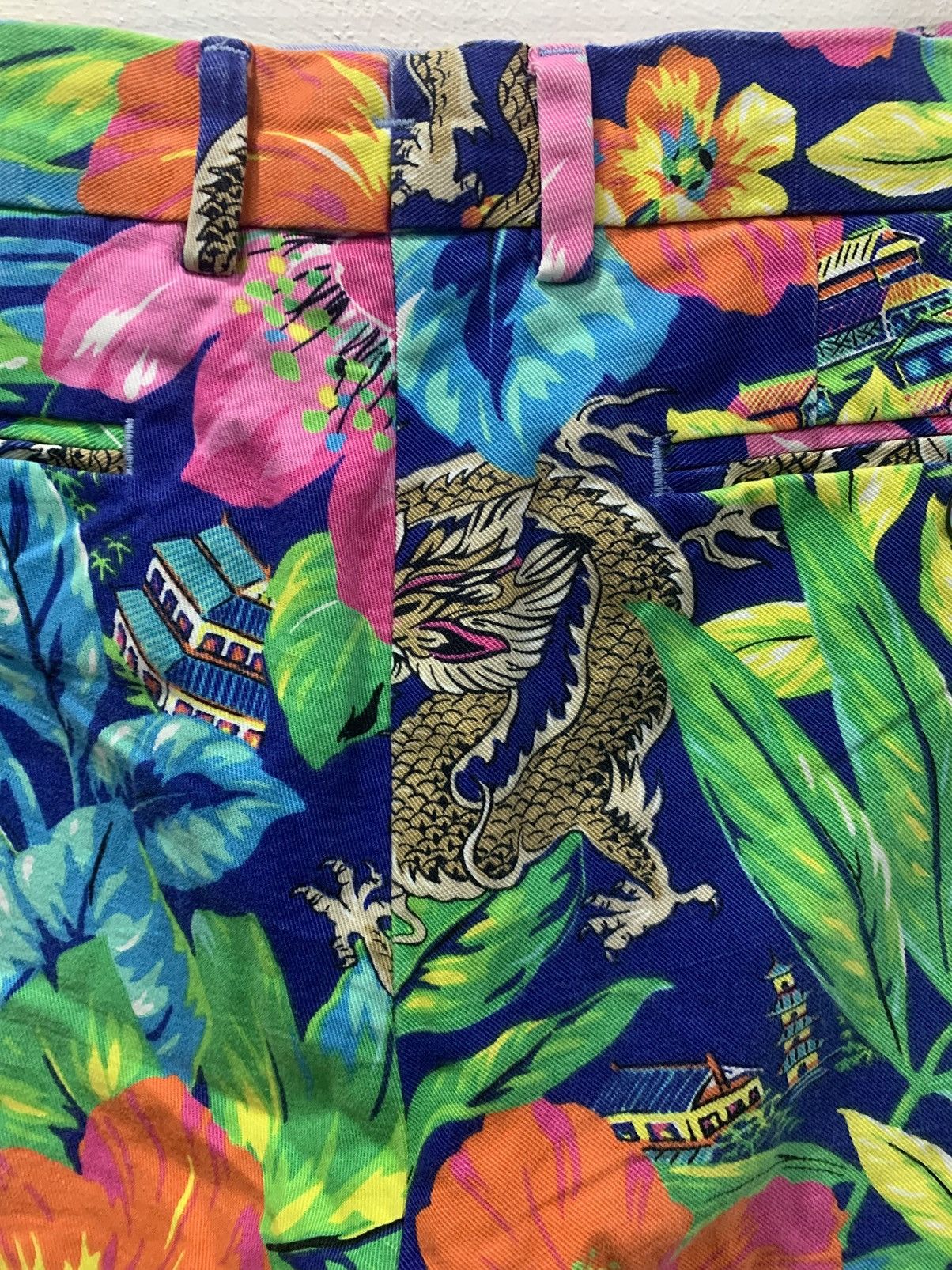 Polo Ralph Lauren POLO RALPH LAUREN DRAGONS, PLANTS & FLOWERS AOP SHORTS Size US 32 / EU 48 - 8 Thumbnail