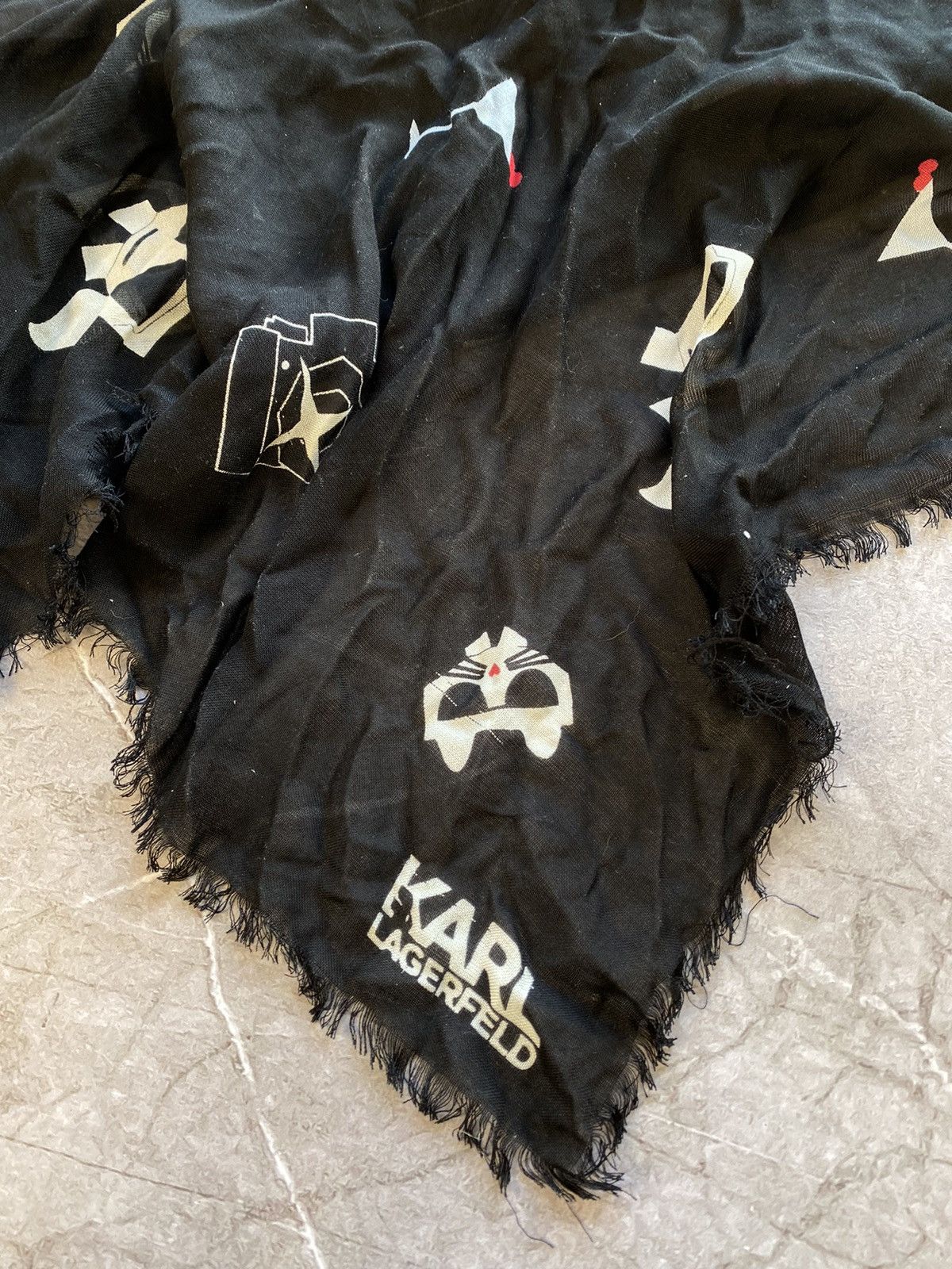 Karl Lagerfeld × Vintage Rare Karl Lagerfeld Paris Multi Logo Scarf Black White Silk Size ONE SIZE - 1 Thumbnail