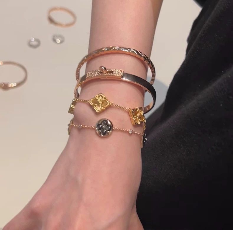 Louis Vuitton Louis Vuitton Blossom Bracelet in Rose Gold-2506 Size ONE SIZE - 8 Thumbnail