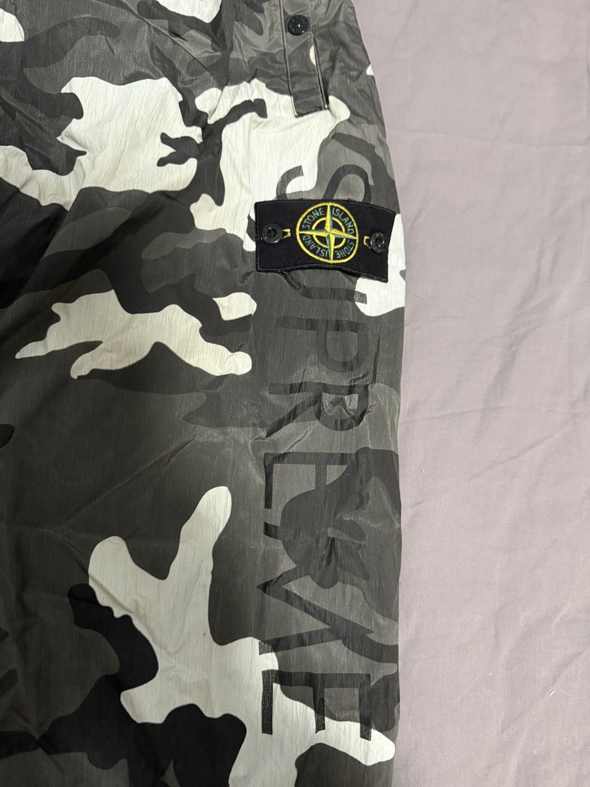 Stone Island Supreme stone island fw16 track nylon pant snow camo xL size Size US 32 / EU 48 - 2 Thumbnail