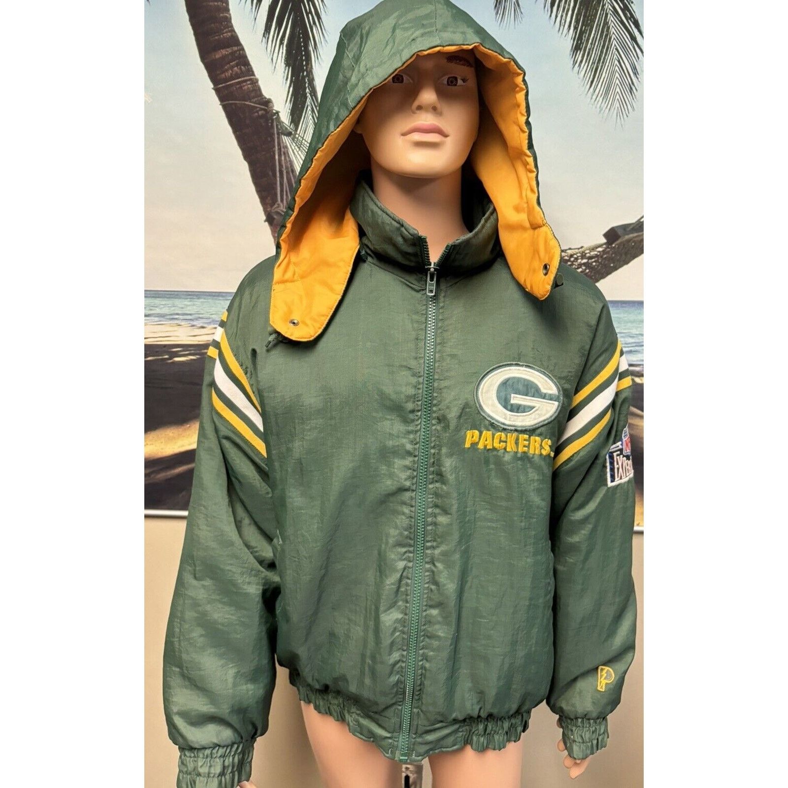 Good VTG Pro Player Green Bay Packer NFL Jacket Puffer Coat Size Large Reversible