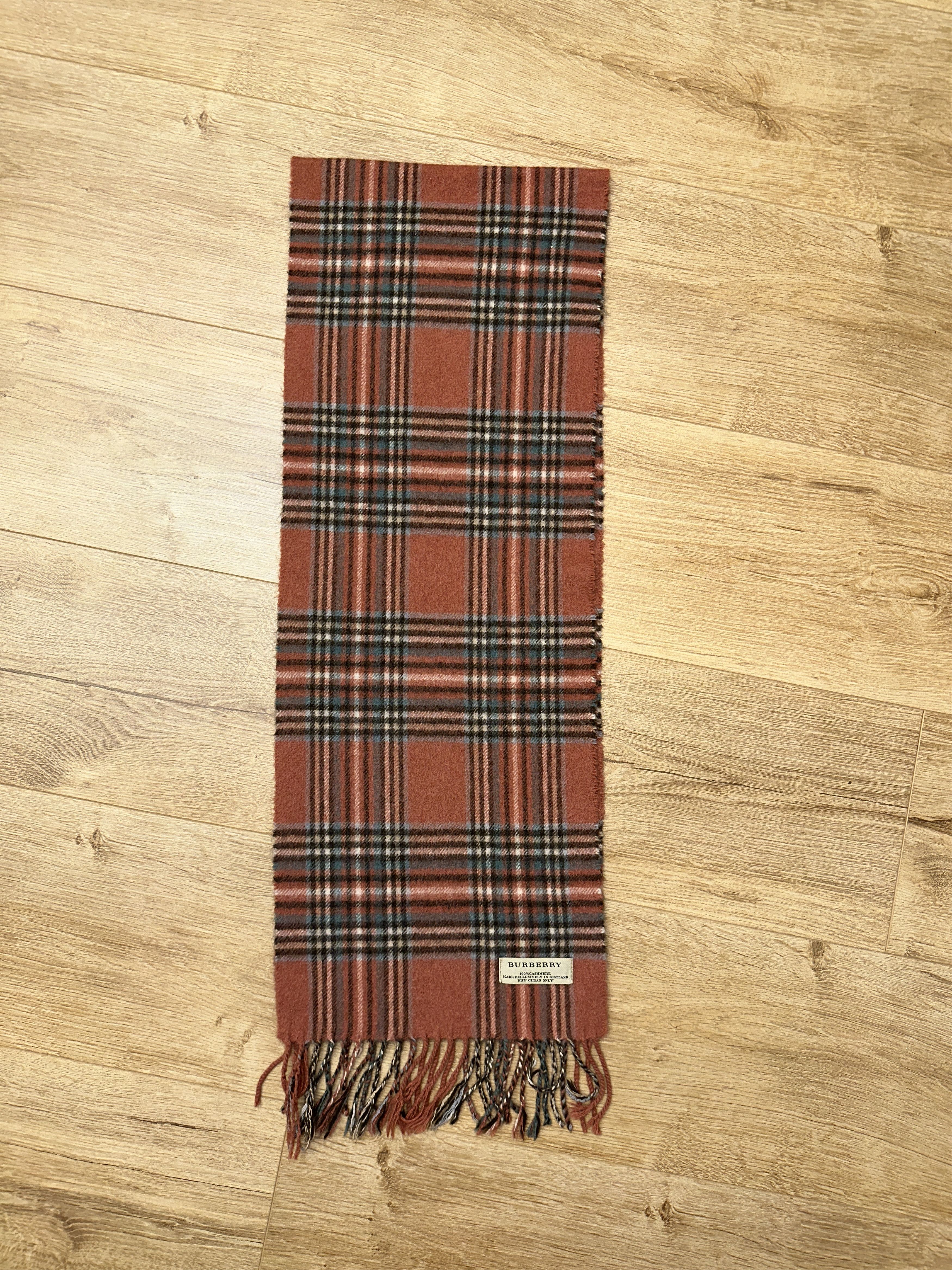 Burberry Burberry Vintage Tartan Pure Cashmere Check Scarf 150x25 Size ONE SIZE - 2 Thumbnail