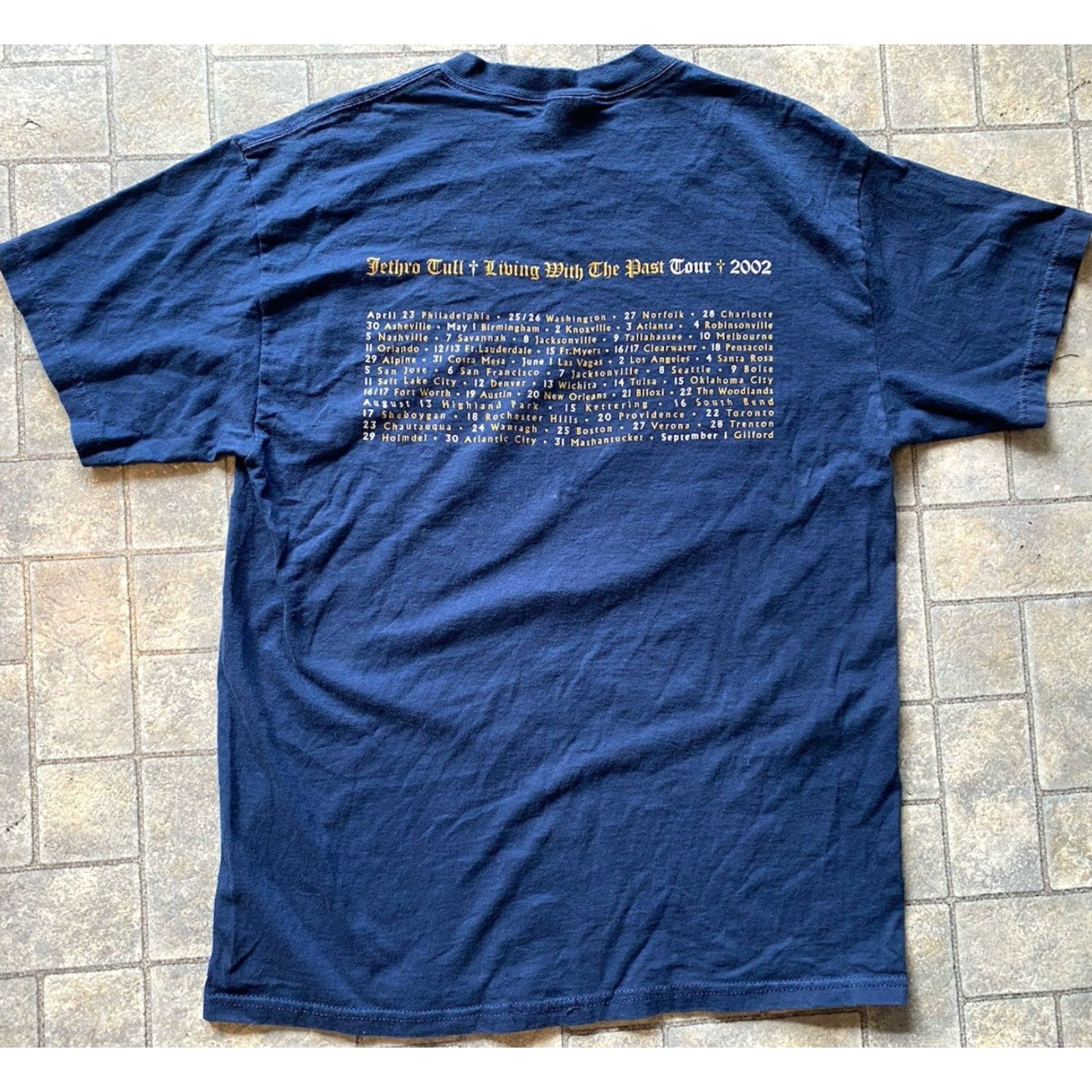 Hanes VINTAGE Jethro Tull T-Shirt Band, Music Men's L Blue 2002 Living With The Past Tour Shirt Size US L / EU 52-54 / 3 - 2 Thumbnail