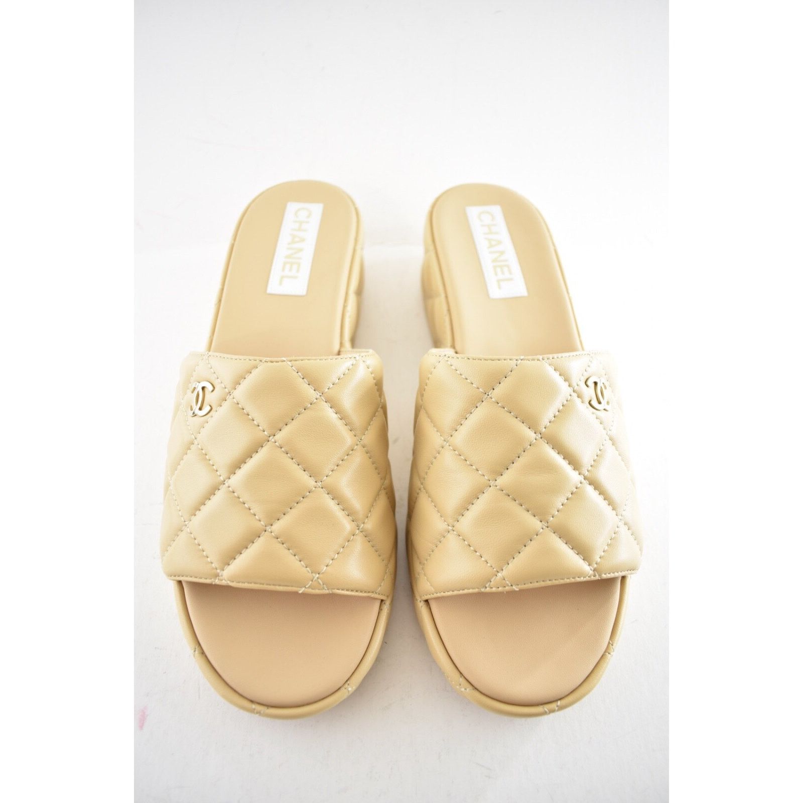 Chanel Chanel 23C Beige Lambskin Leather Quilted CC Logo Size US 12 / IT 42 - 5 Thumbnail