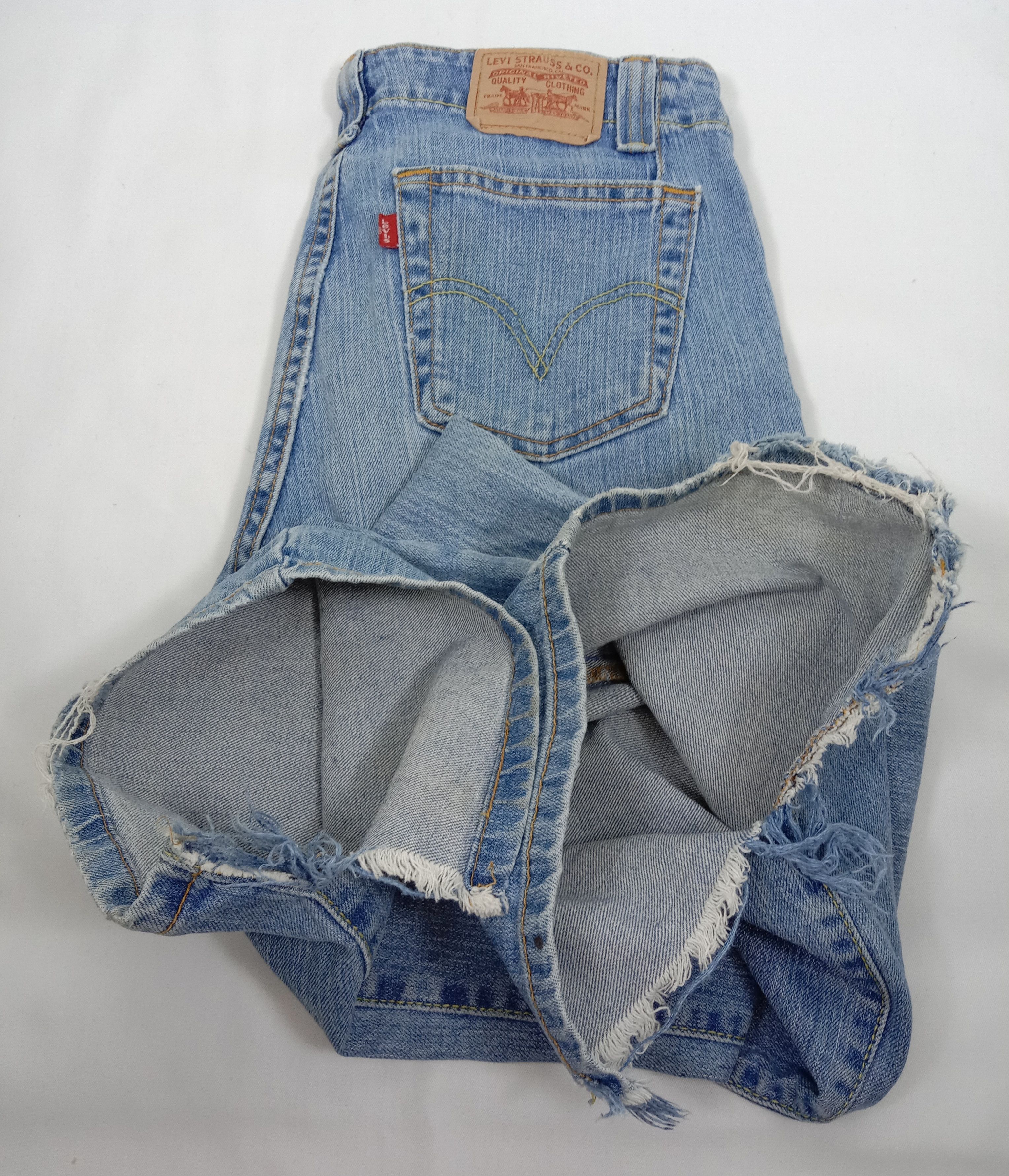 Levi's Vintage Levi’s 525 Flare Jeans Light Wash Distressed Denim Size 33" - 16 Thumbnail