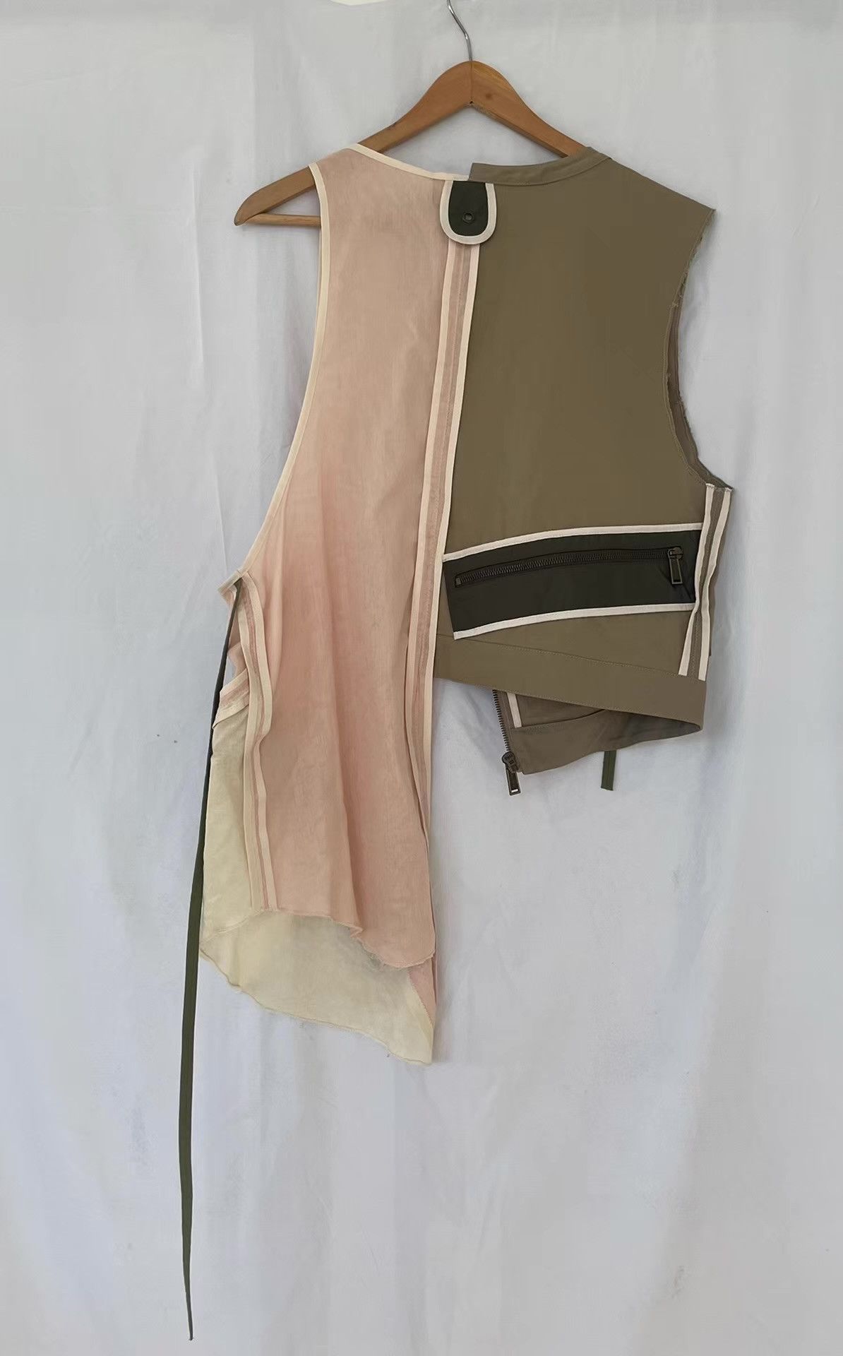 Dsquared2 Dsquared2 19SS Asymmetrical Vest Ｑ21 Size US M / EU 48-50 / 2 - 3 Thumbnail