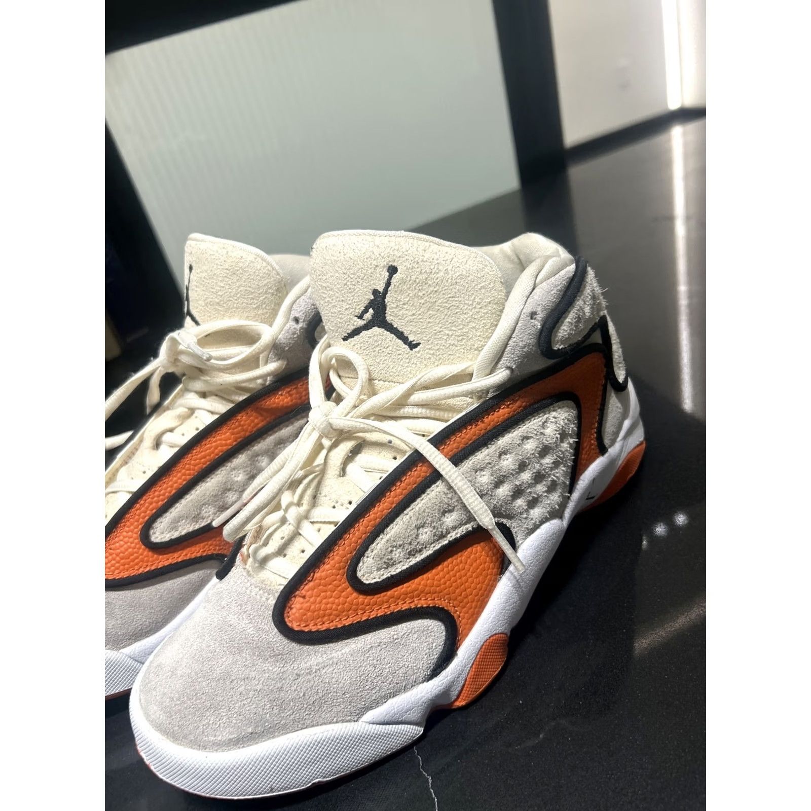Jordan Brand JORDAN Air Jordan OG Coconut Milk - 8 Womens Sneakers Orange/Cream EUC - Sneaker Athletic Size US 8 / IT 38 - 3 Thumbnail