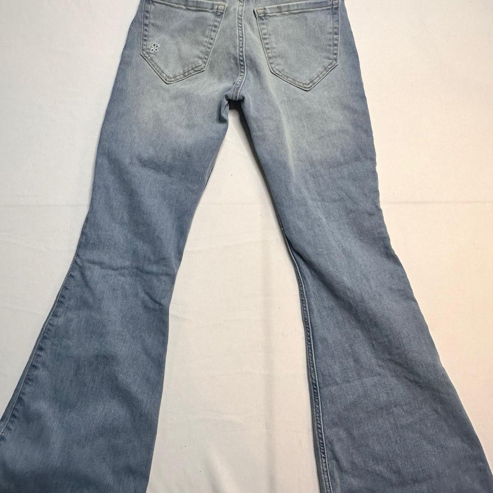 Hollister Hollister high rise flared embroidered Size 26" / US 2 / IT 38 - 3 Thumbnail