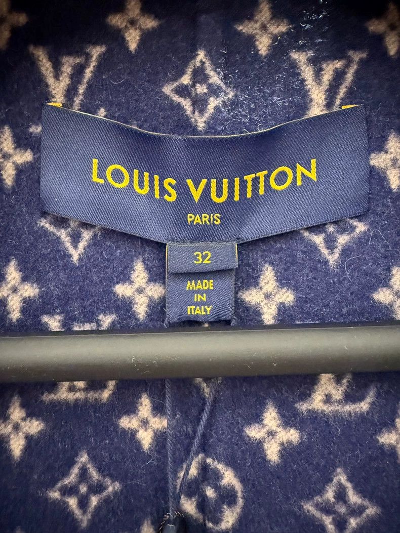 Louis Vuitton LOUIS VUITTON Short hooded cashmere coat with presbyopic fu Size 4XL / US 24-26 - 5 Thumbnail