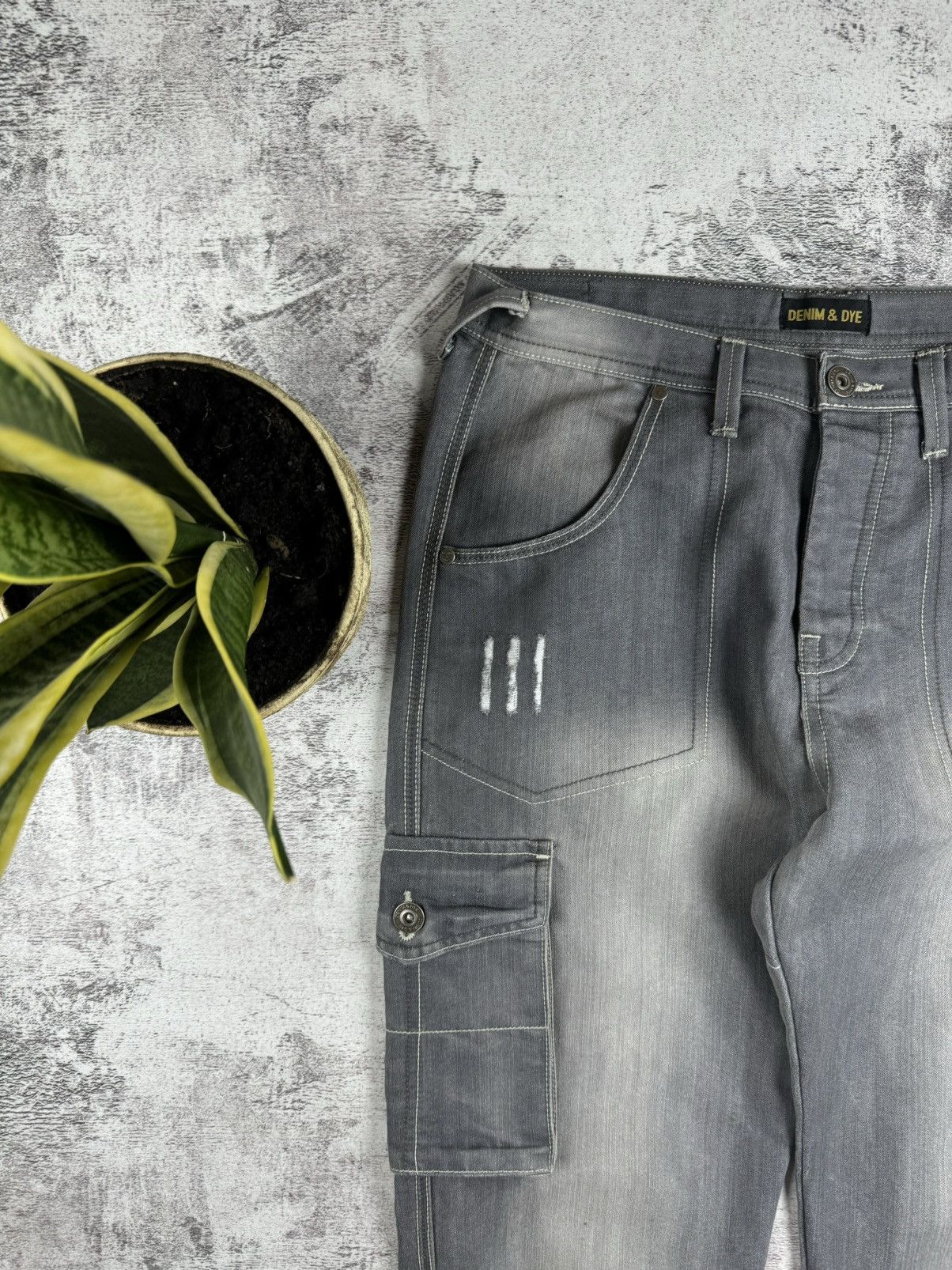 Japanese Brand Denim & Dye Rap Distressed Faded Cargo Multipocket Jeans Size US 34 / EU 50 - 12 Thumbnail