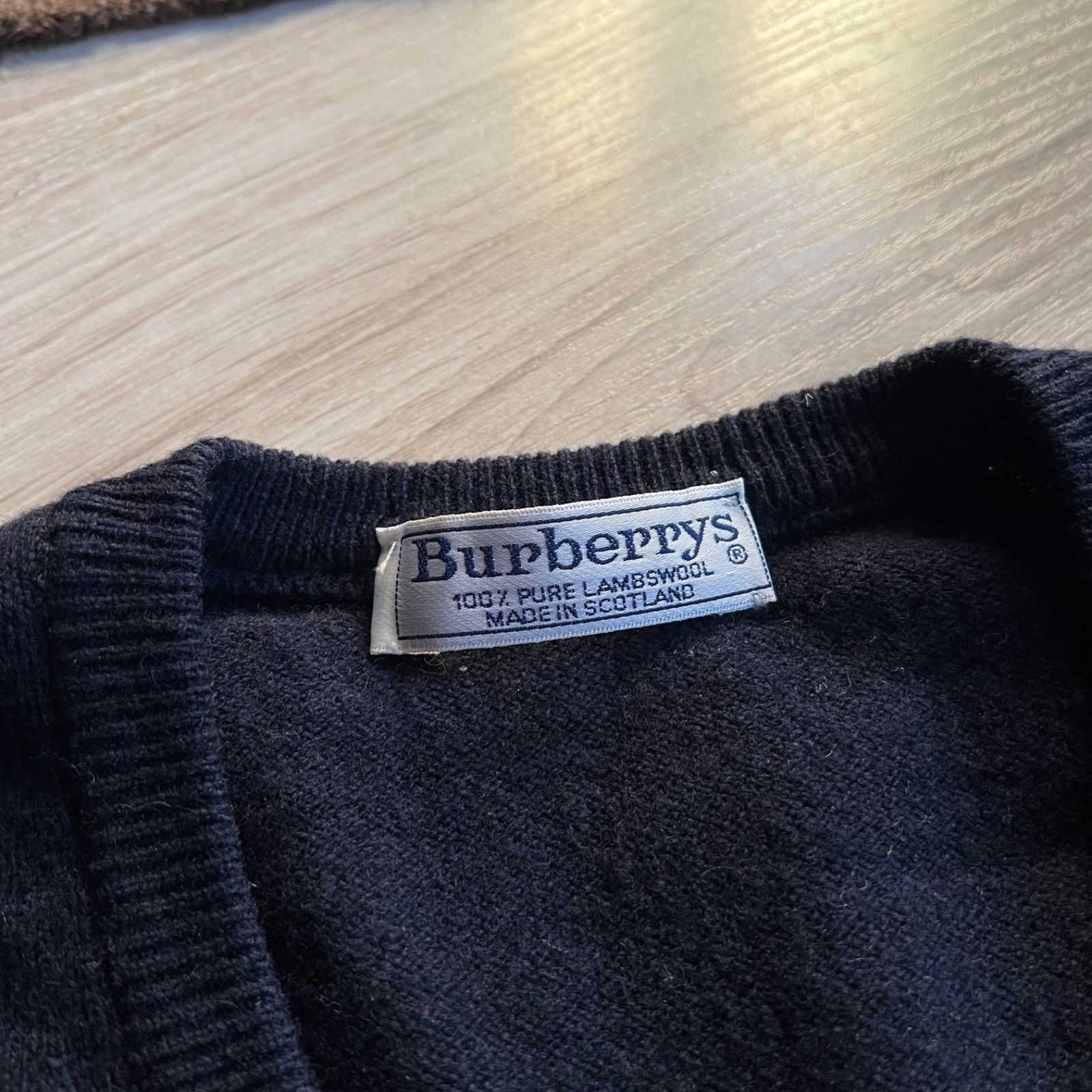 Burberry Burberrys Vintage Lambswool Sweater Vest 9719AC Size M / US 6-8 / IT 42-44 - 4 Thumbnail