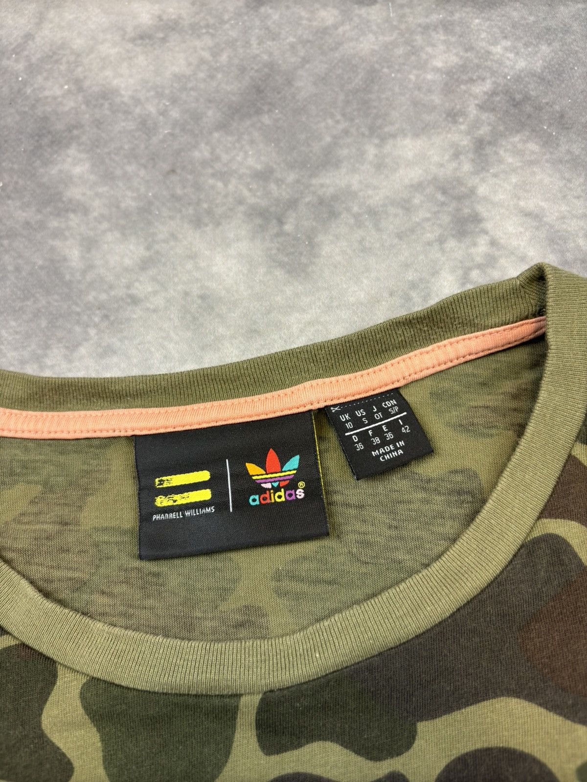 Adidas × Pharrell Pharrell Williams x Adidas Camo Short Sleeve Tee T-Shirt y2k Size US S / EU 44-46 / 1 - 4 Thumbnail